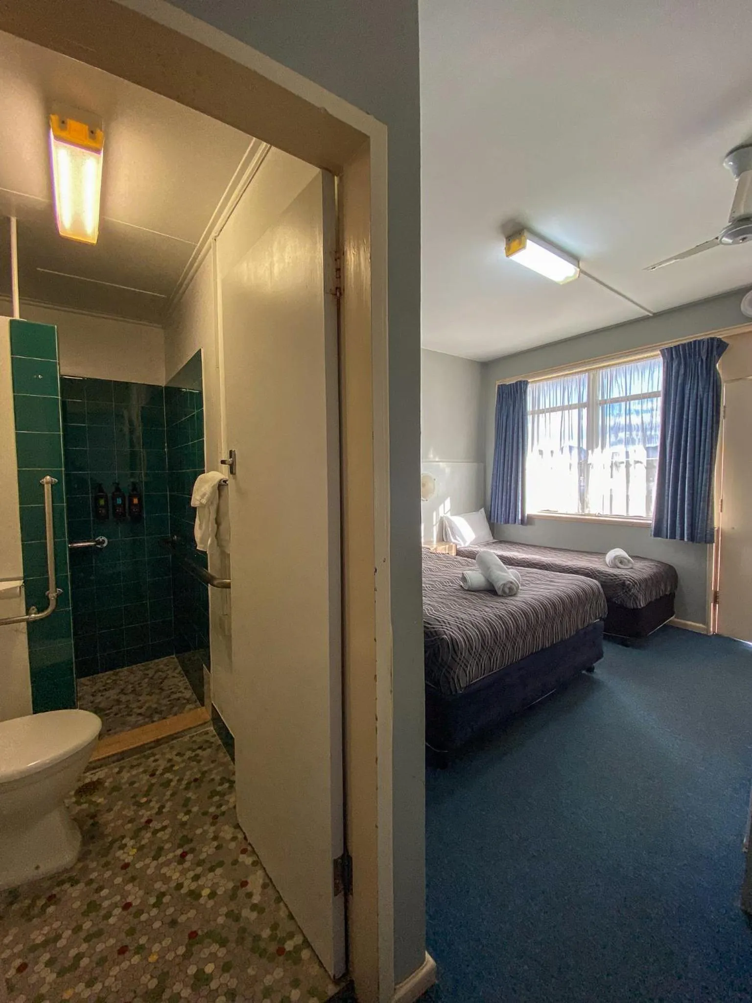 Bed in The Palms Motel- Formerly Flinders Motel