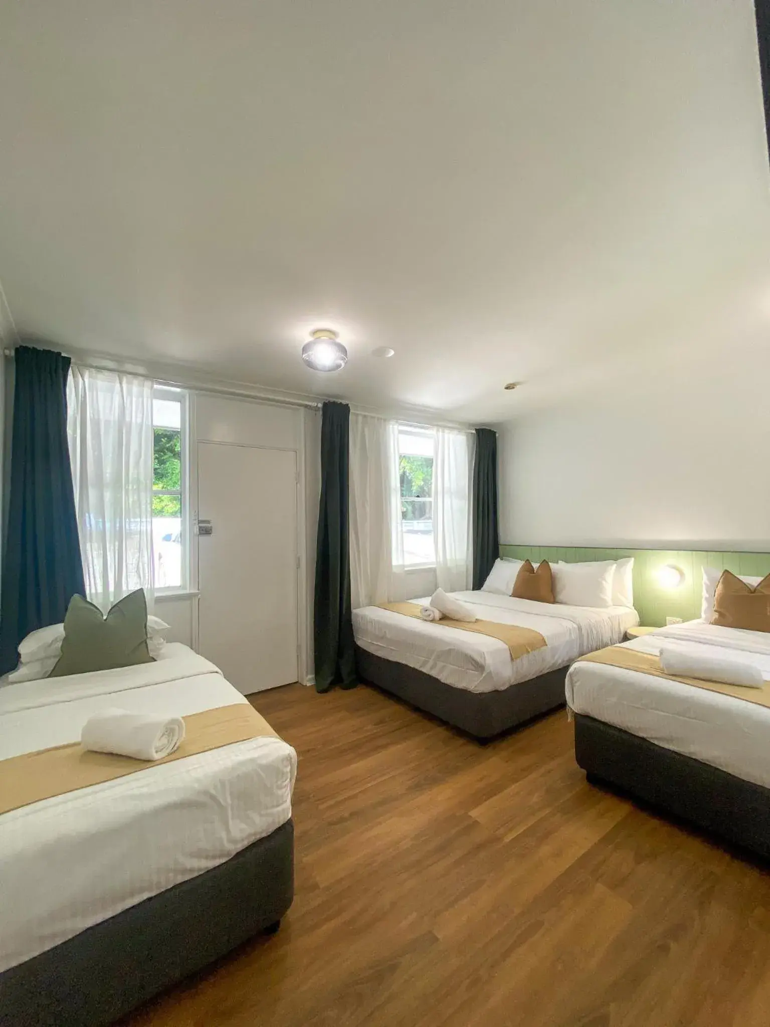 Bed in The Palms Motel- Formerly Flinders Motel Bed in The Palms Motel- Formerly Flinders Motel