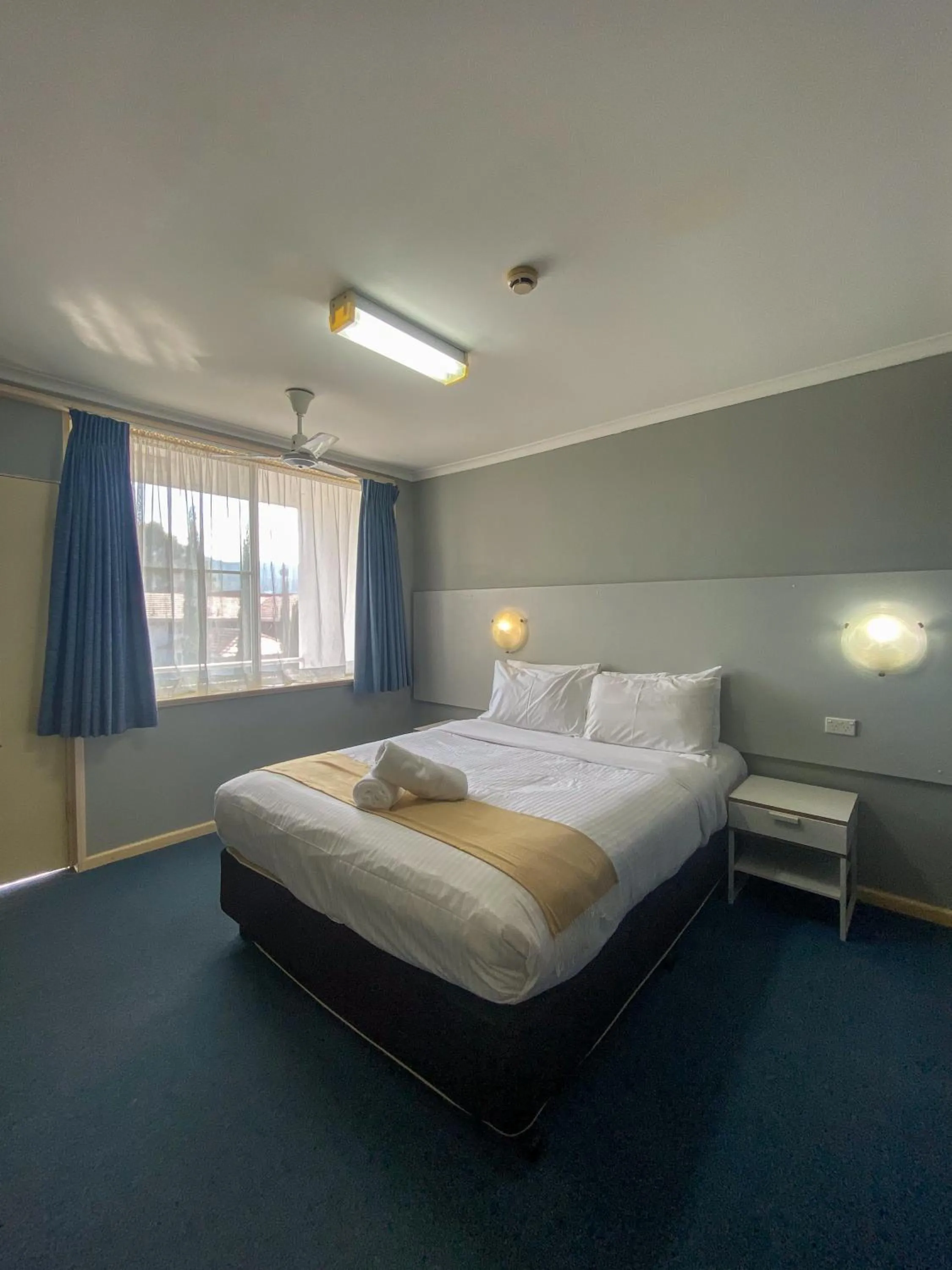 Bed in The Palms Motel- Formerly Flinders Motel