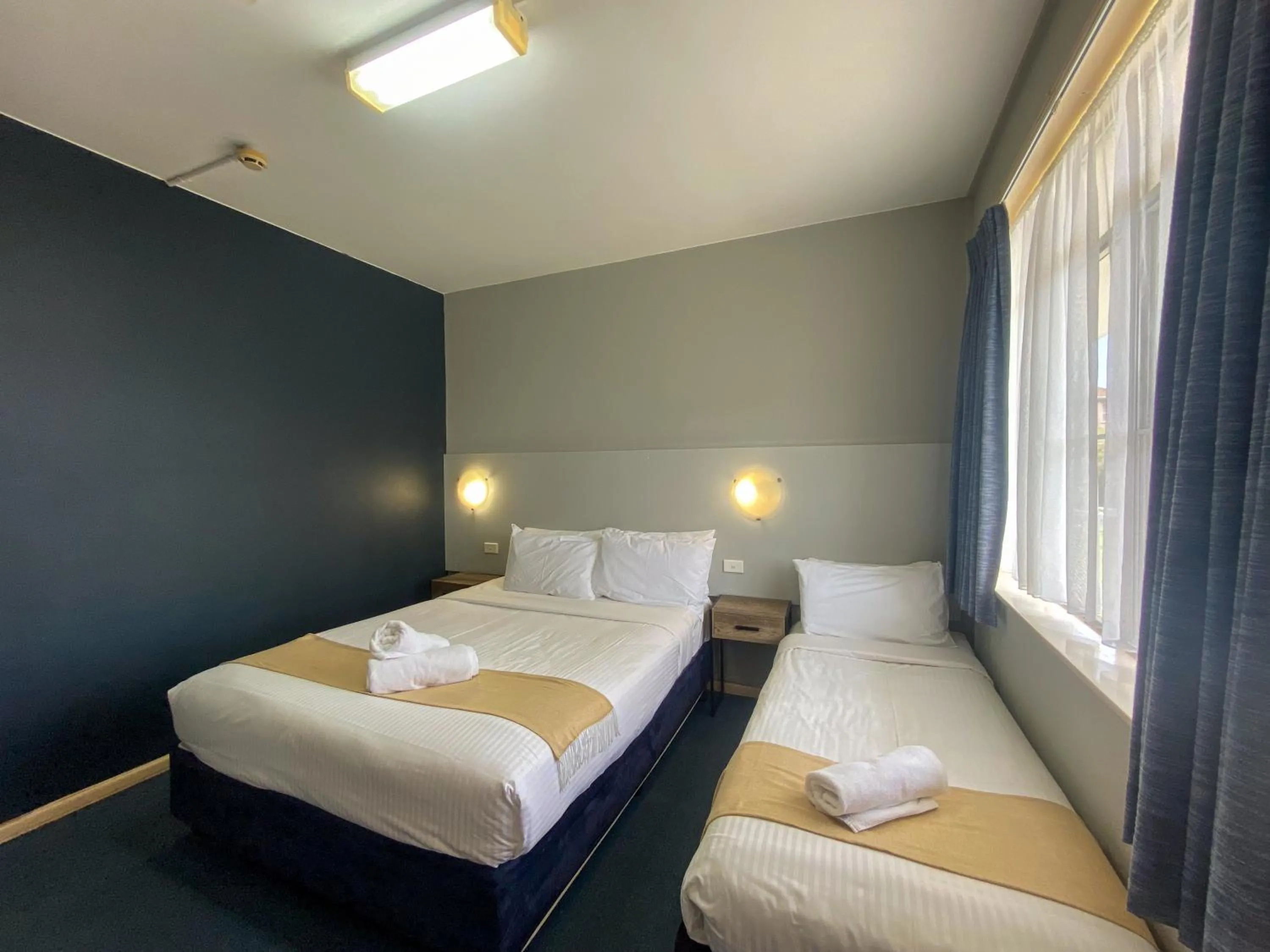 Bed in The Palms Motel- Formerly Flinders Motel