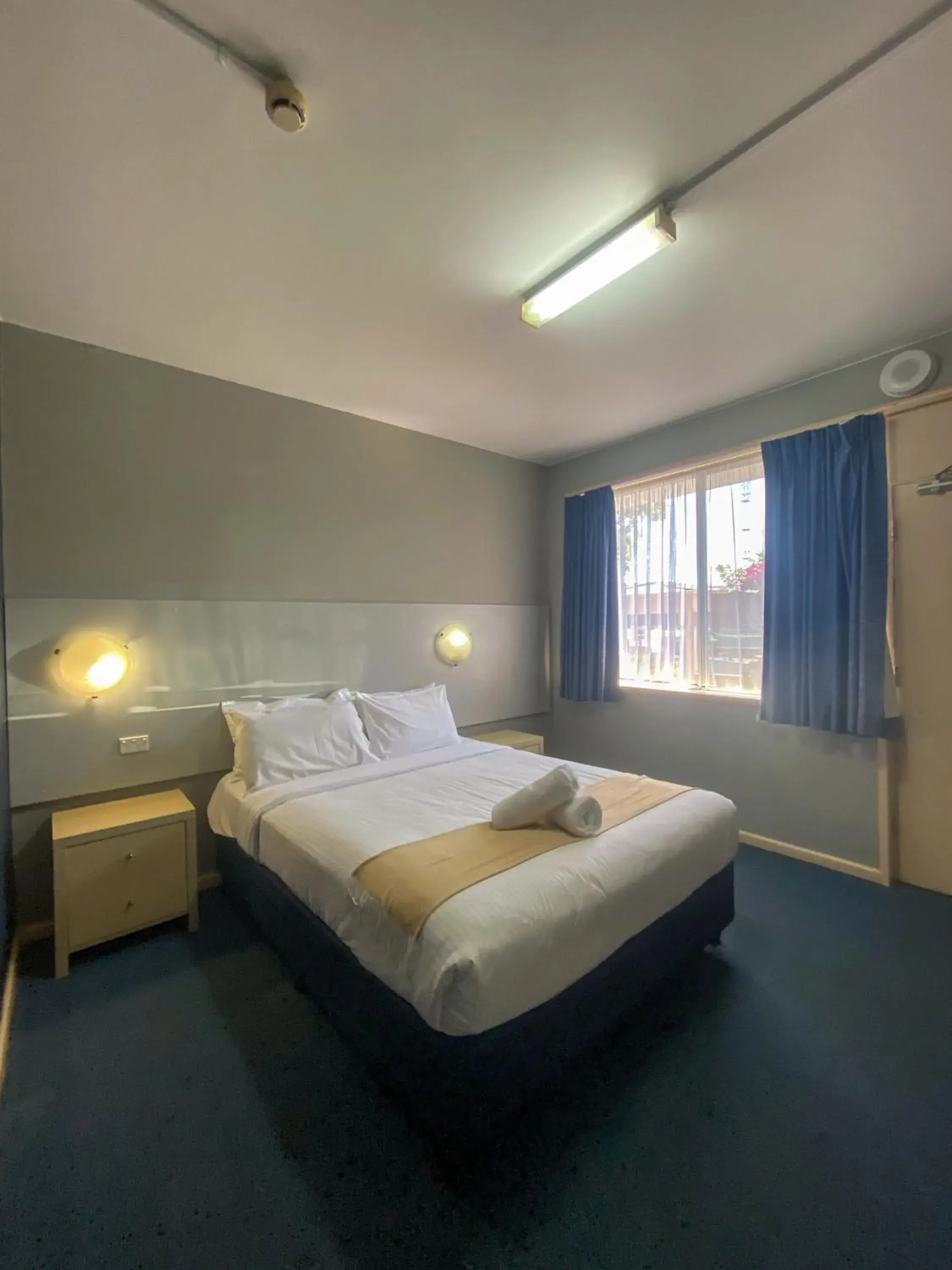 Standard Queen Room in The Palms Motel- Formerly Flinders Motel Standard Queen Room in The Palms Motel- Formerly Flinders Motel