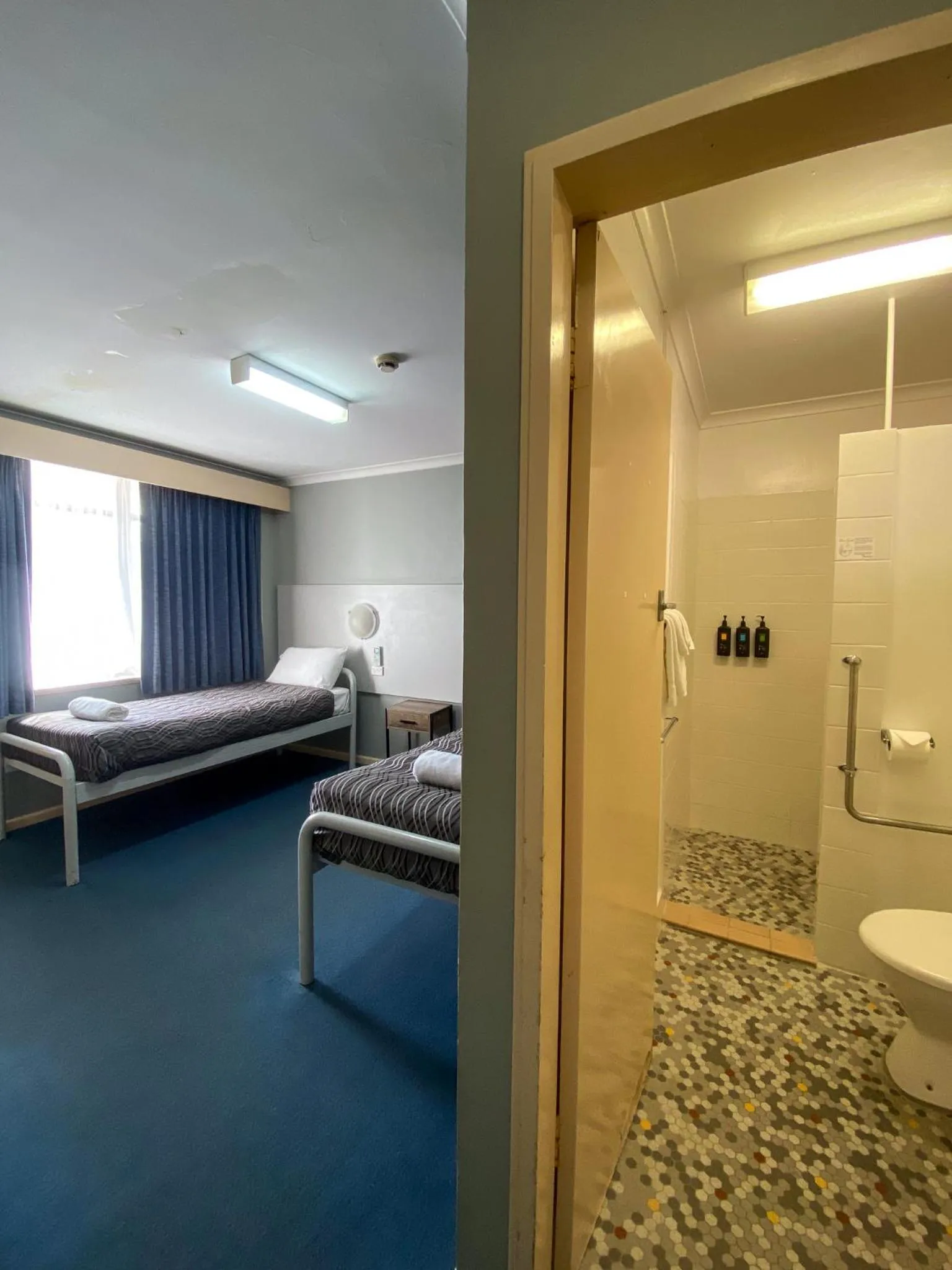 Bed in The Palms Motel- Formerly Flinders Motel