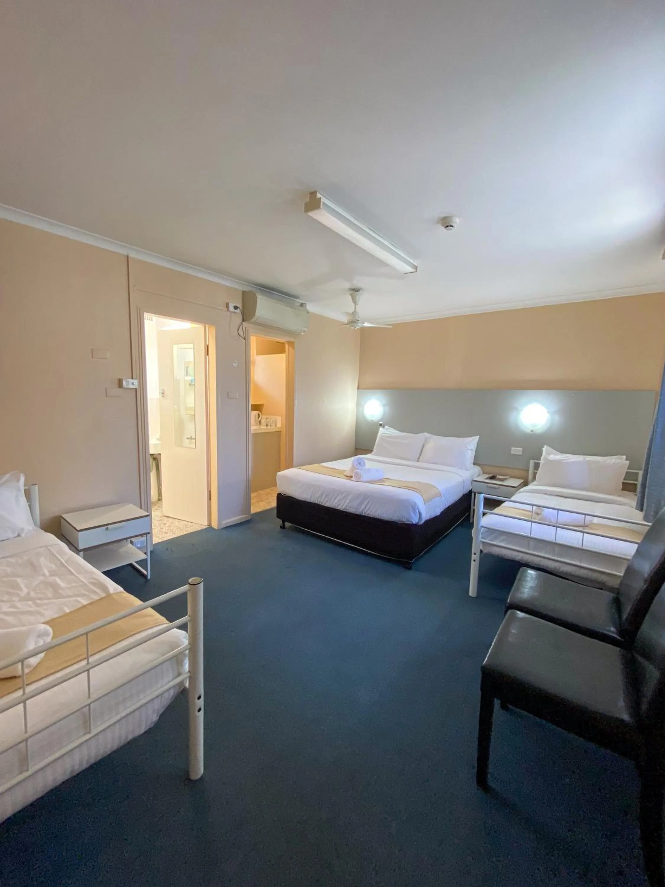 Bed in The Palms Motel- Formerly Flinders Motel