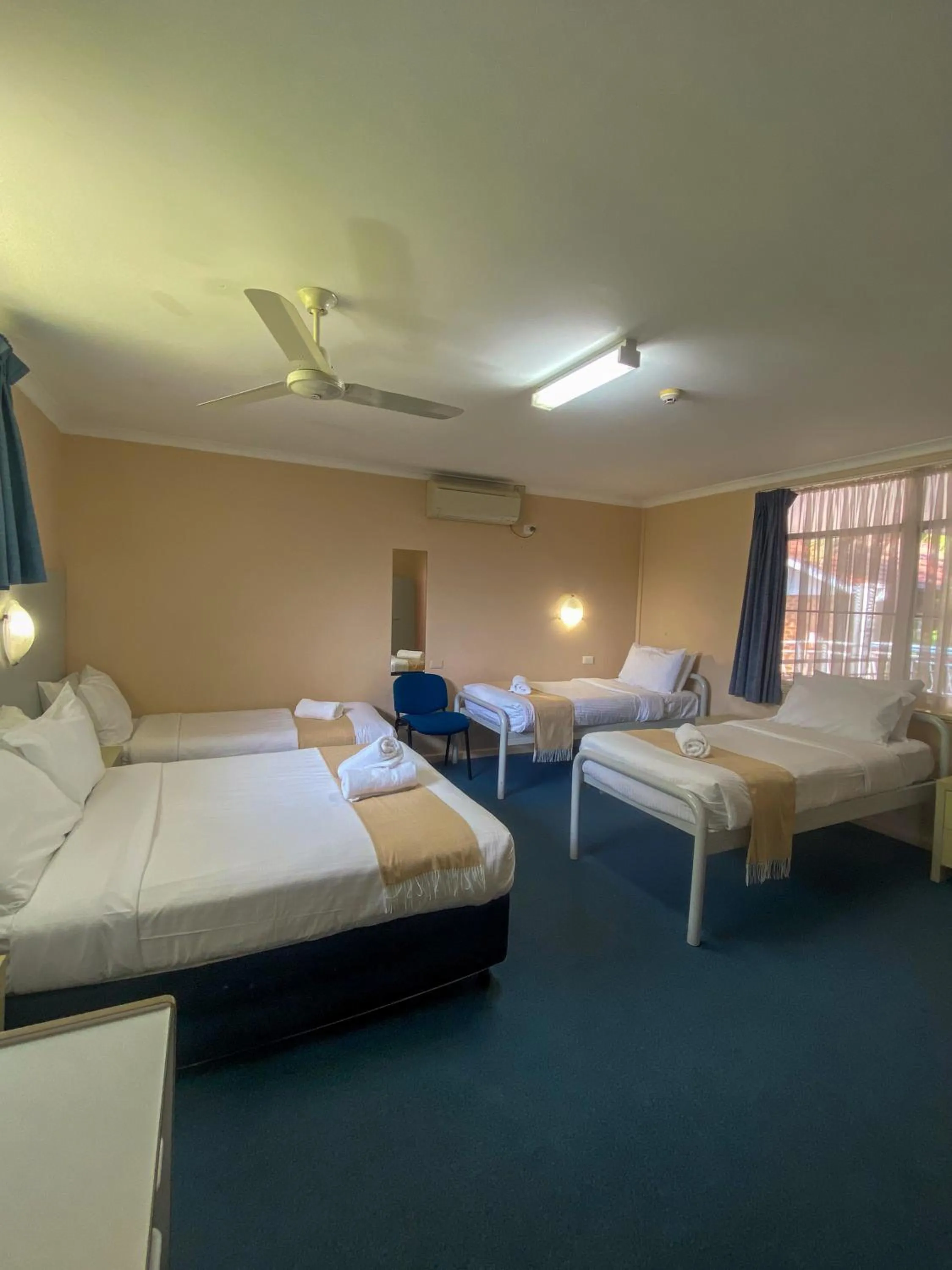 Bed in The Palms Motel- Formerly Flinders Motel