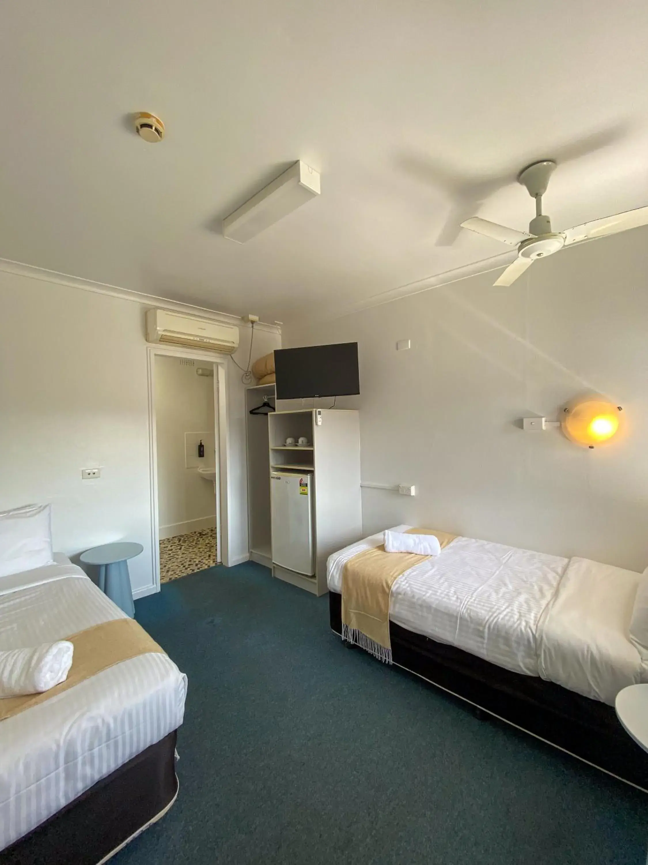 Standard Twin Room in The Palms Motel- Formerly Flinders Motel Standard Twin Room in The Palms Motel- Formerly Flinders Motel