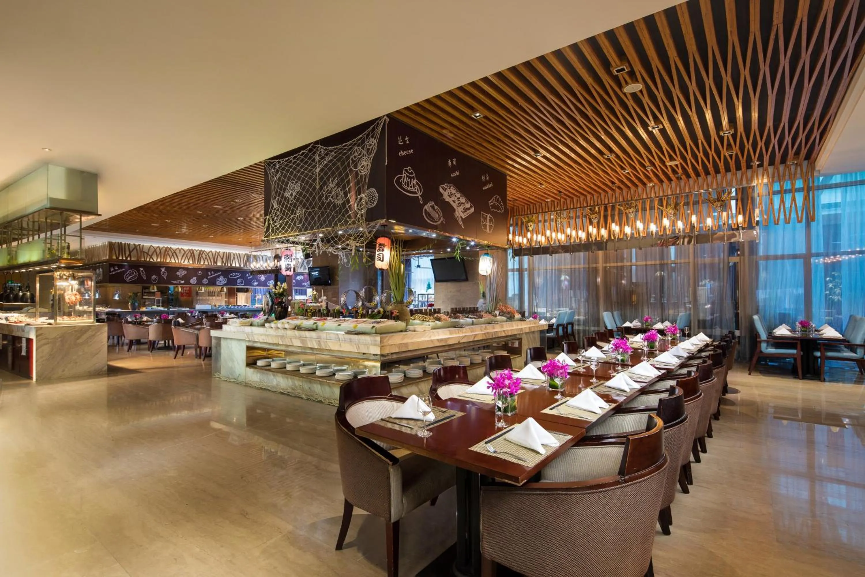 Restaurant/places to eat in Crowne Plaza Taizhou by IHG