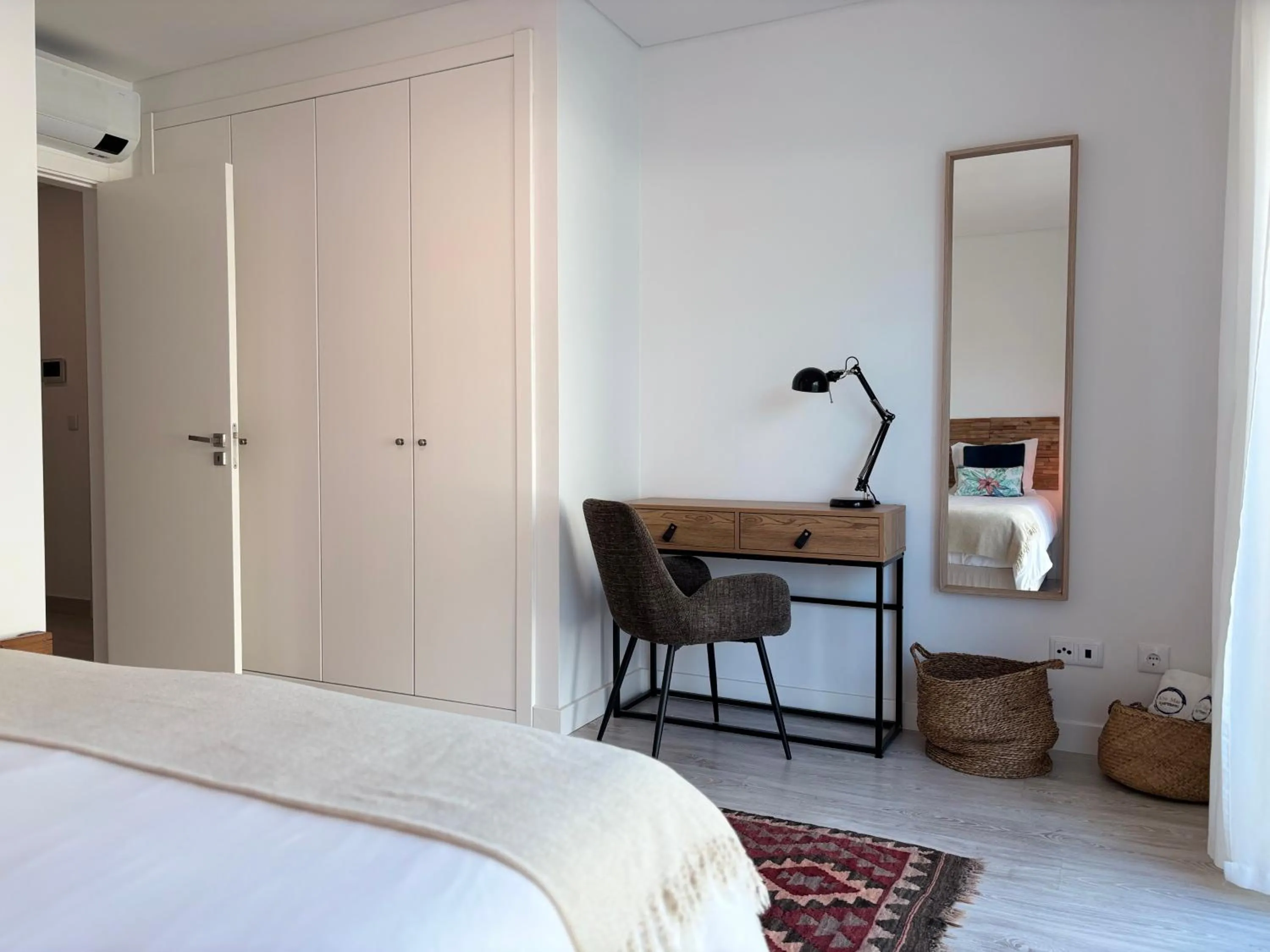Bedroom, Bed in Alto Mar Apartment