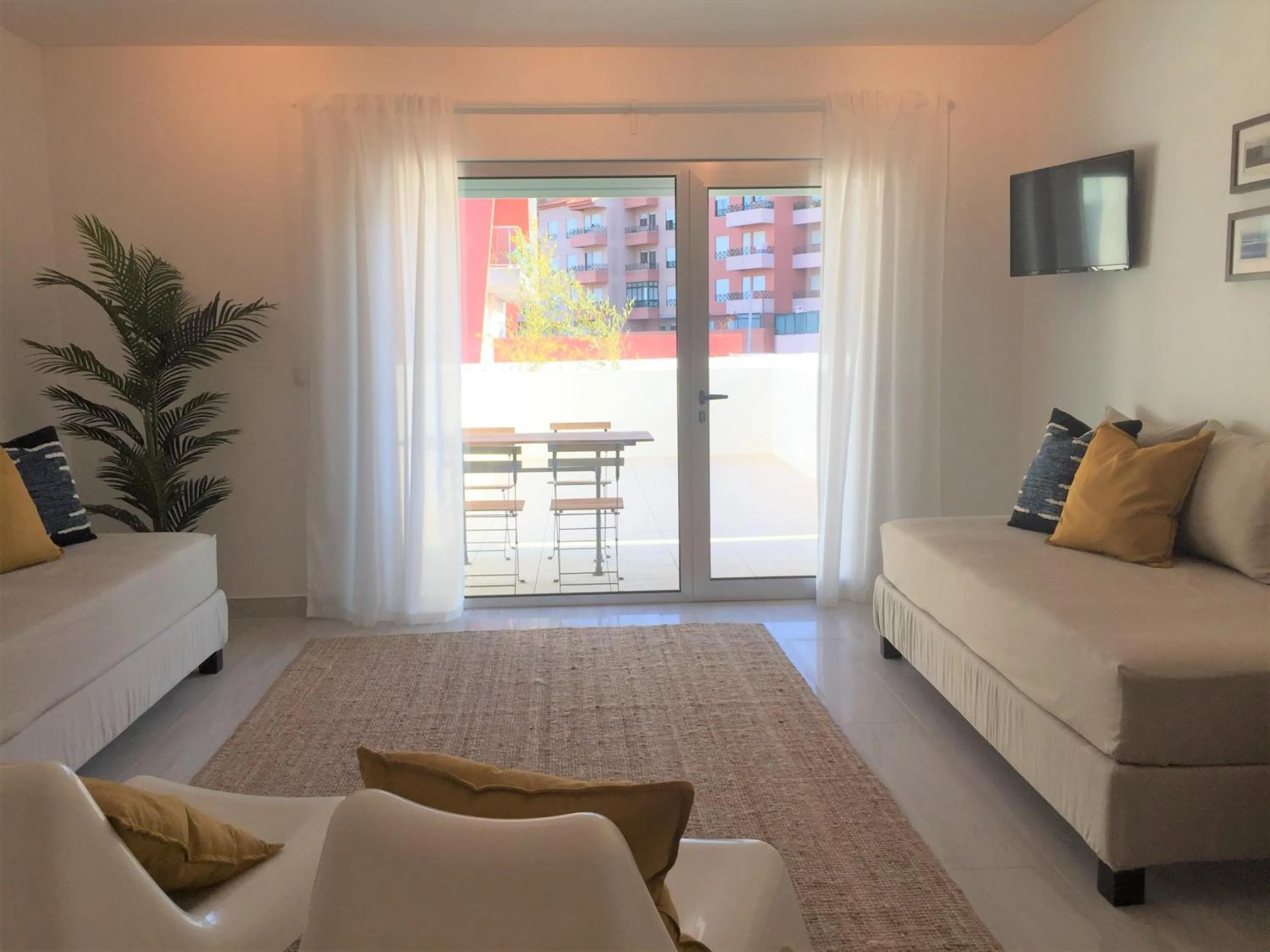 Living room in Alto Mar Apartment