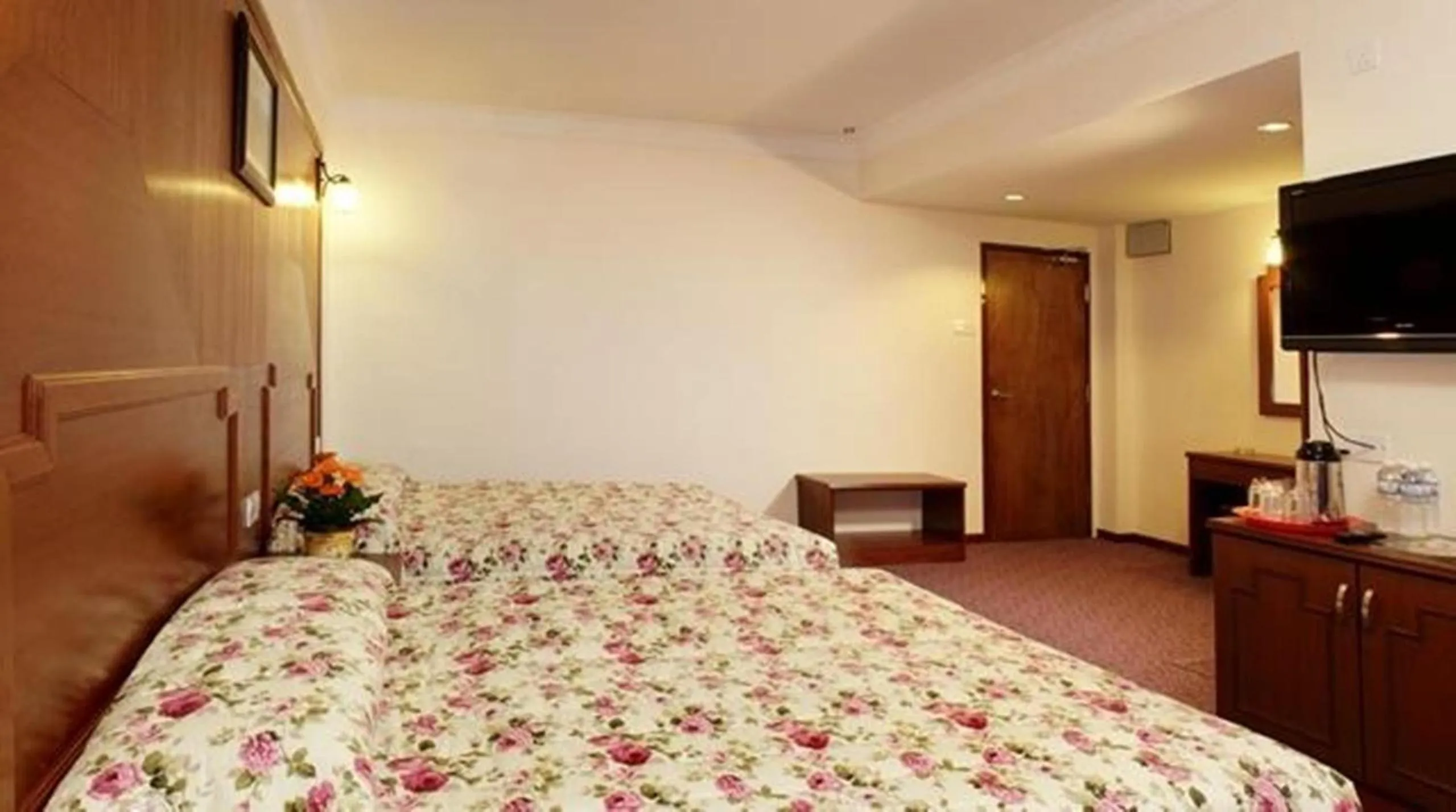 Photo of the whole room, Bed in Jasmine Hotel