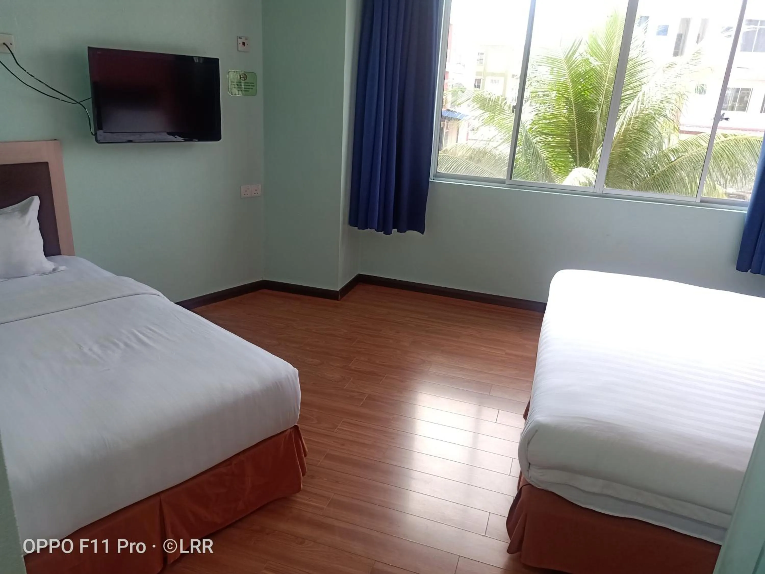 Photo of the whole room, Bed in Salim Inn