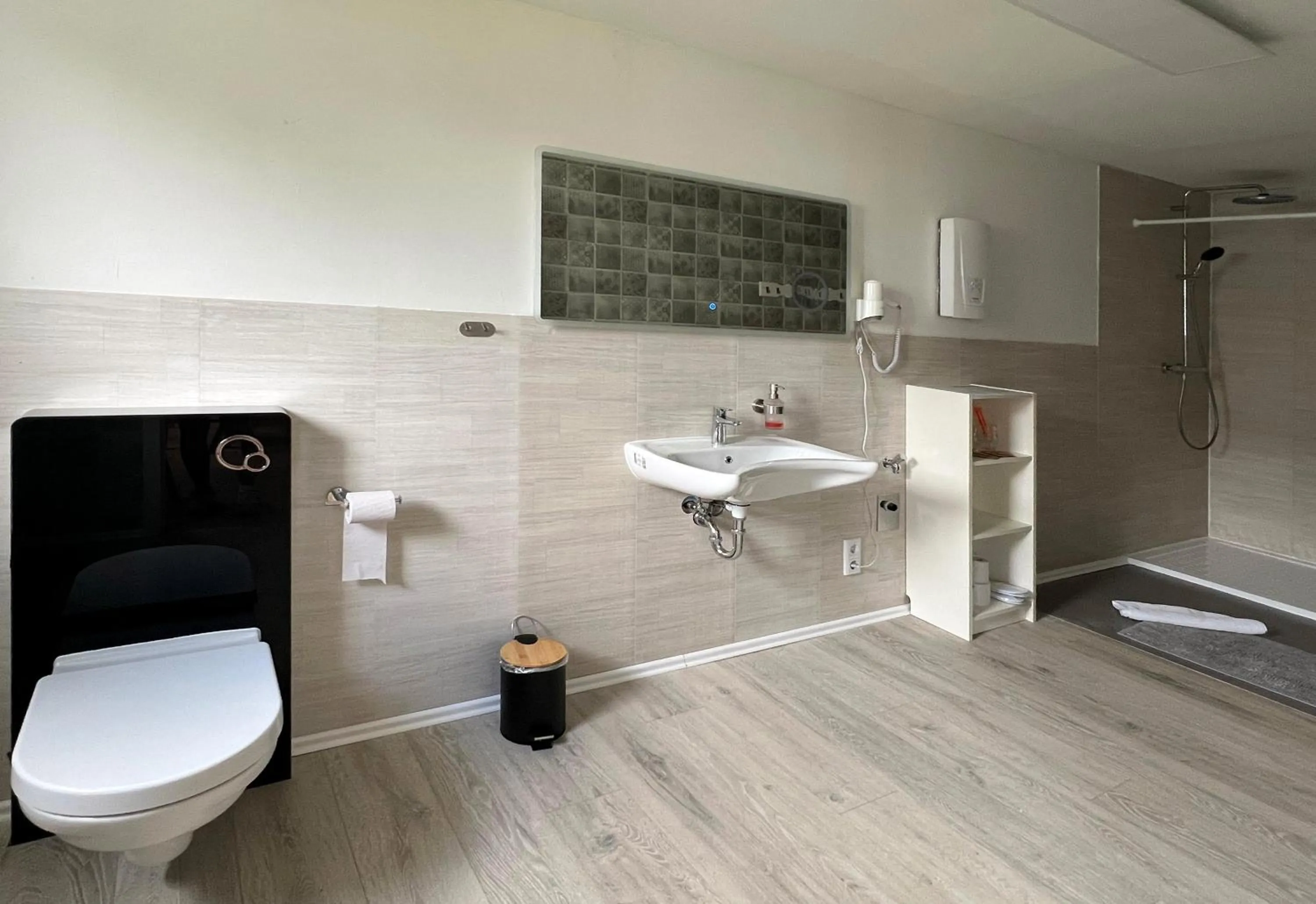 Shower in Landlust Hotel