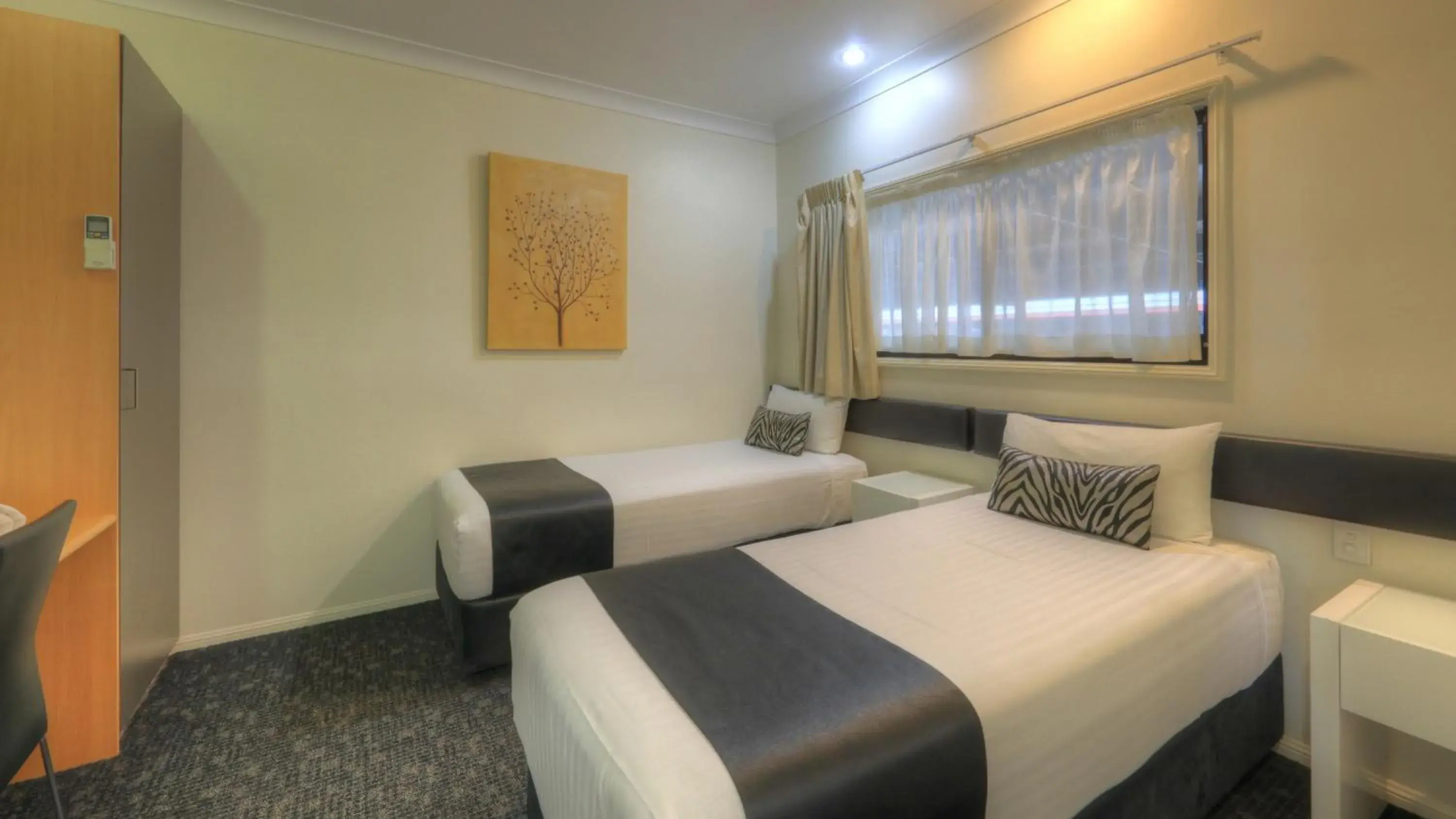 Bed in Best Western Ascot Lodge Motor Inn Bed in Best Western Ascot Lodge Motor Inn