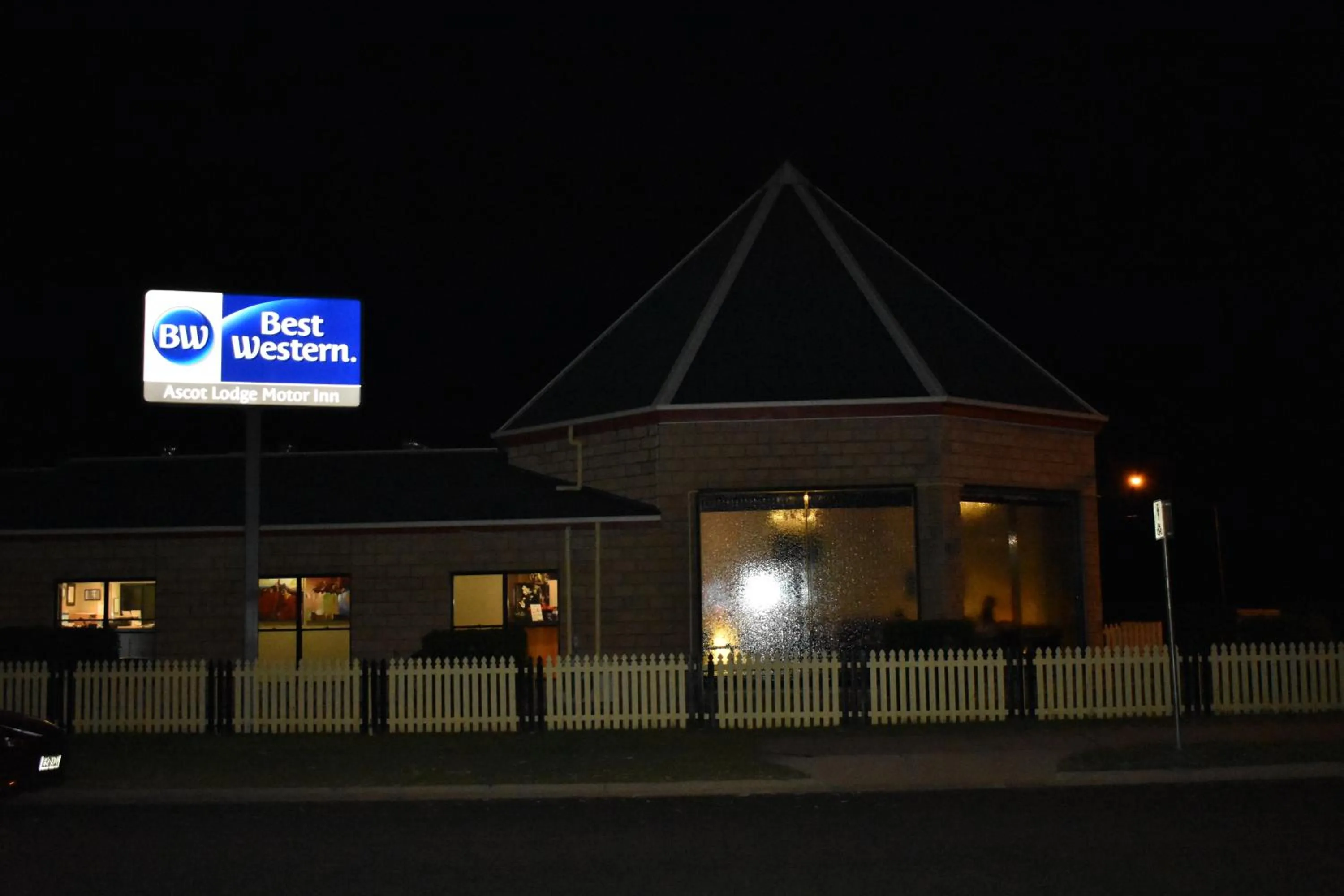 Property building in Best Western Ascot Lodge Motor Inn