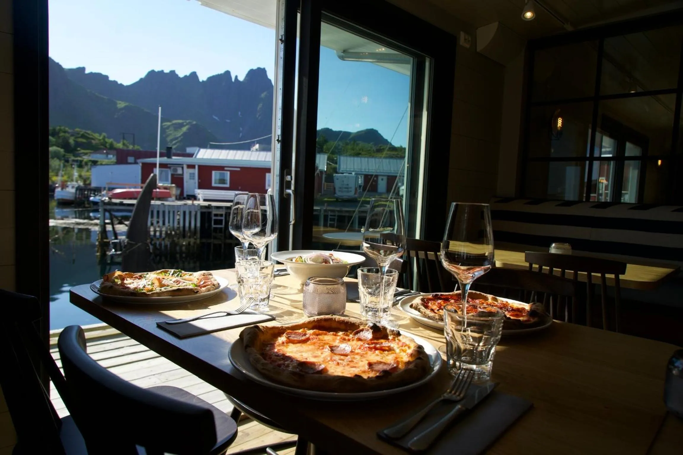 Food and drinks in Solsiden Brygge Rorbuer