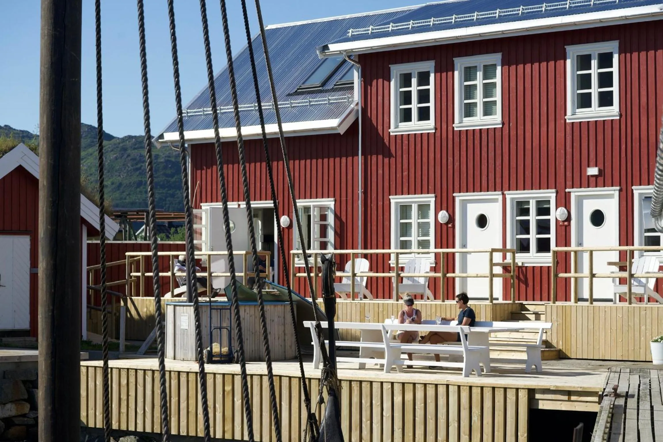 Property building in Solsiden Brygge Rorbuer