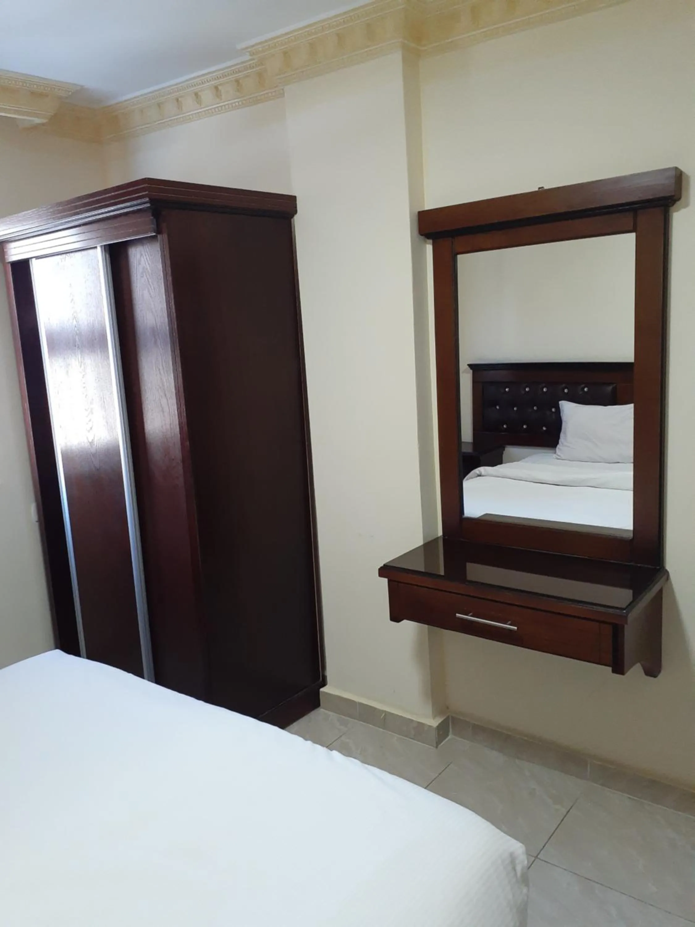 Bedroom, Bed in Petra Visitors Hotel