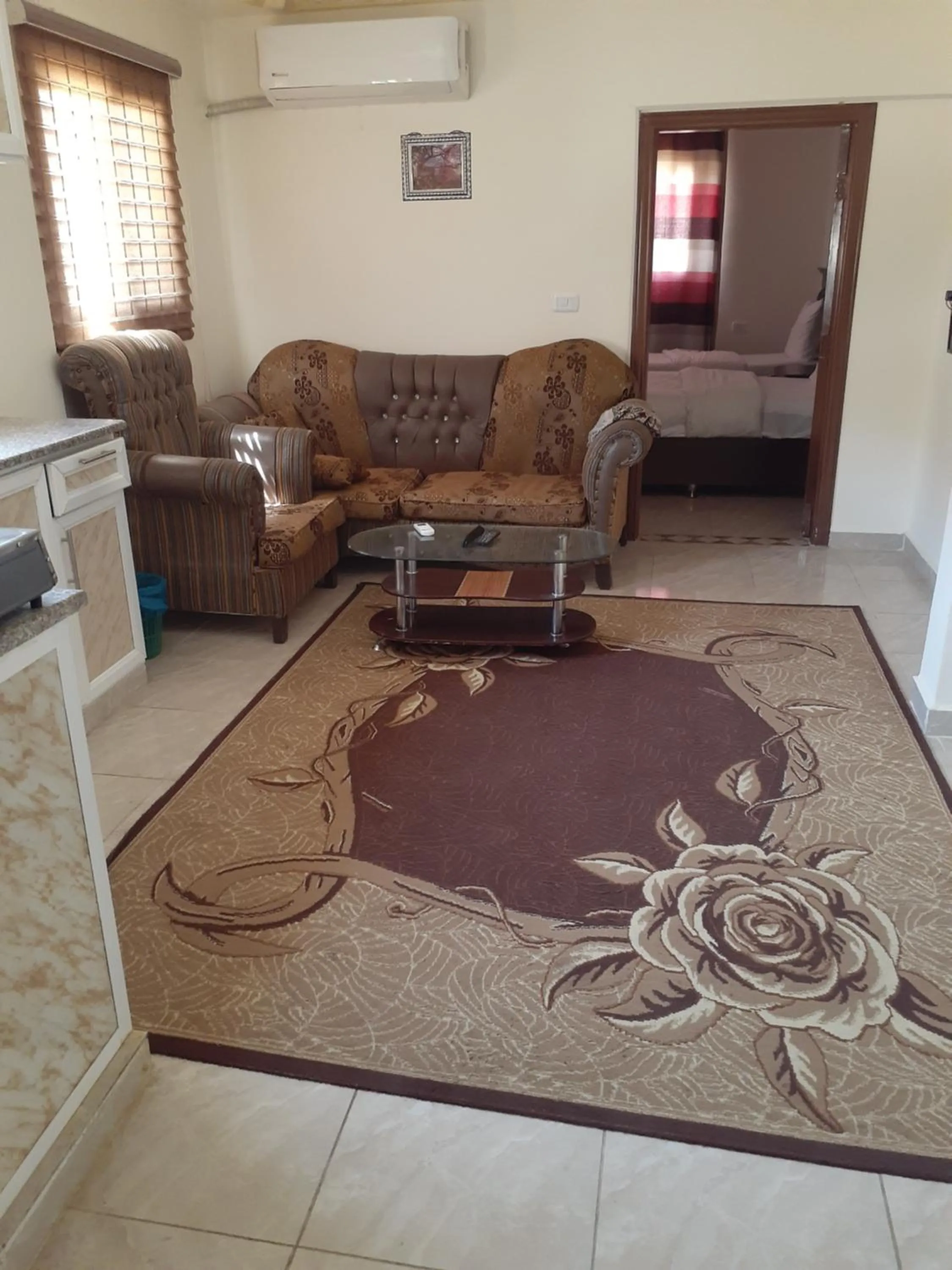 Communal lounge/ TV room in Petra Visitors Hotel