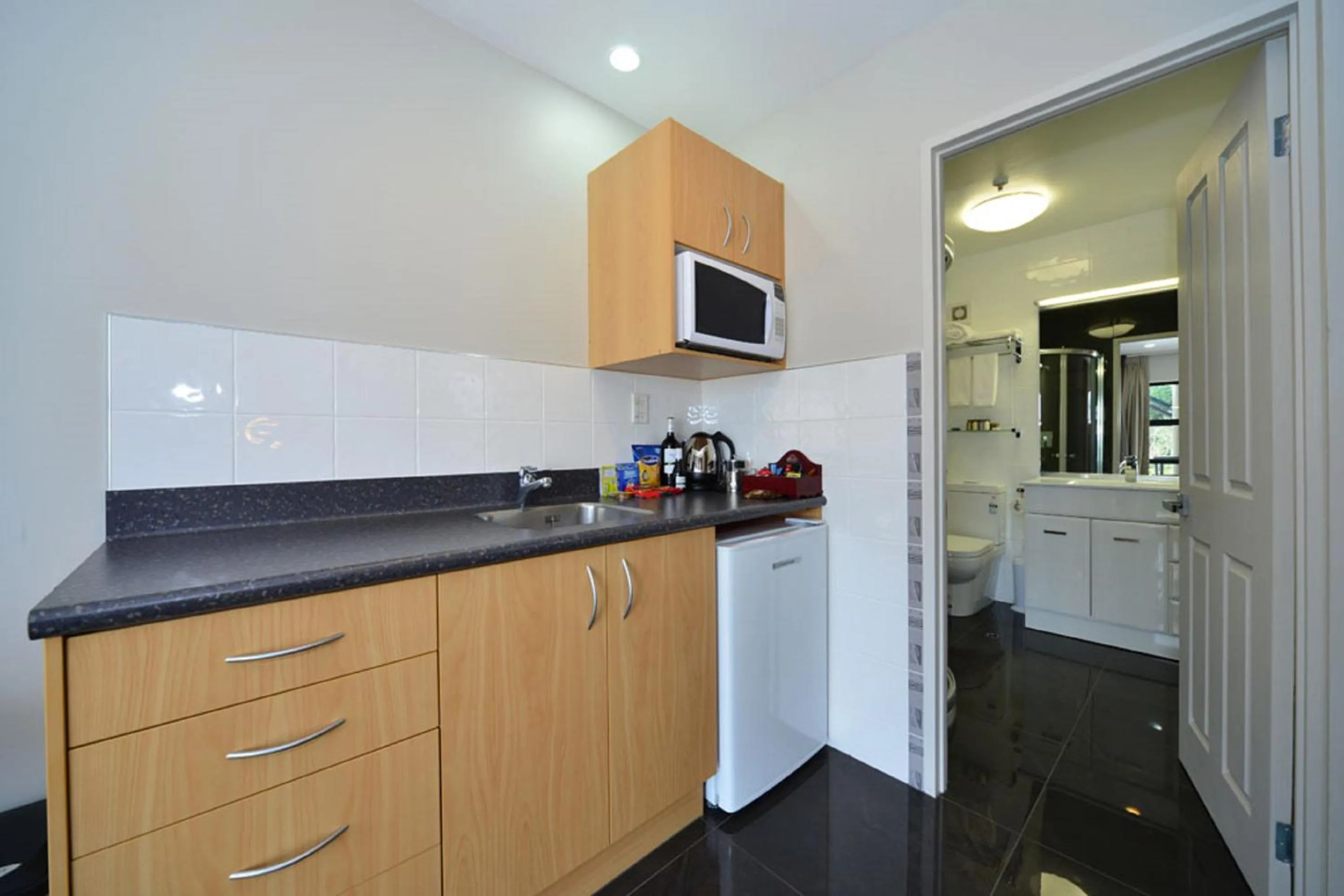 Kitchen or kitchenette in Best Western Ellerslie International Hotel