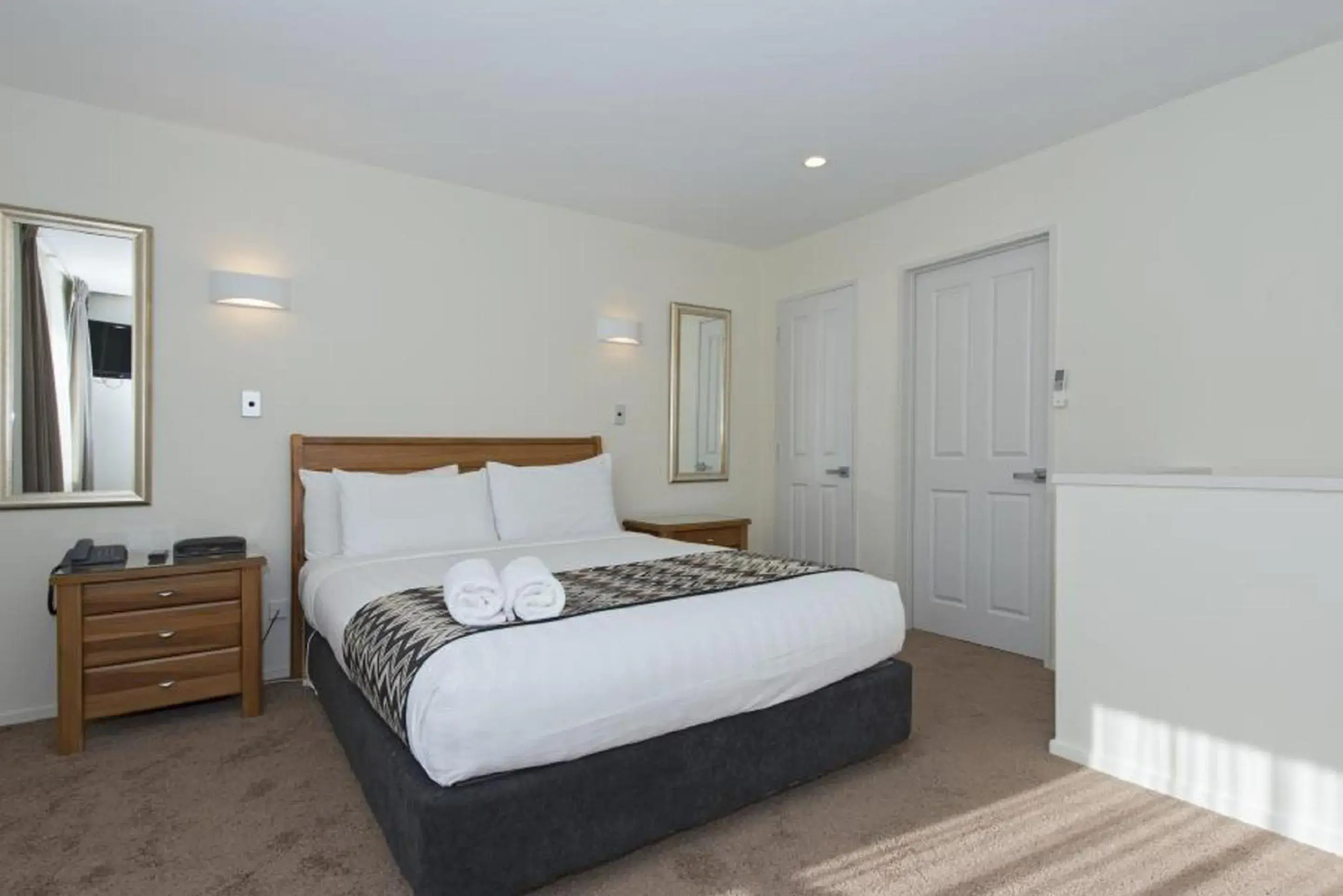 Bedroom, Bed in Best Western Ellerslie International Hotel Bedroom, Bed in Best Western Ellerslie International Hotel