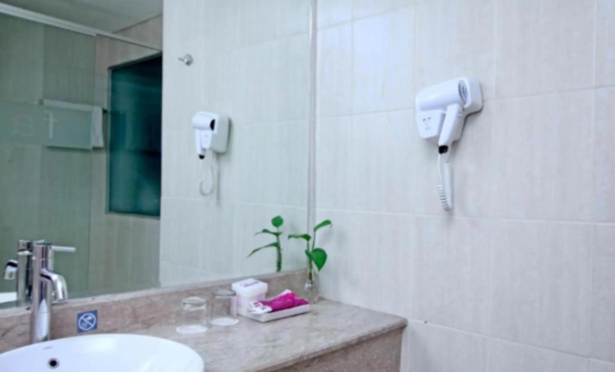 Bathroom in favehotel Braga