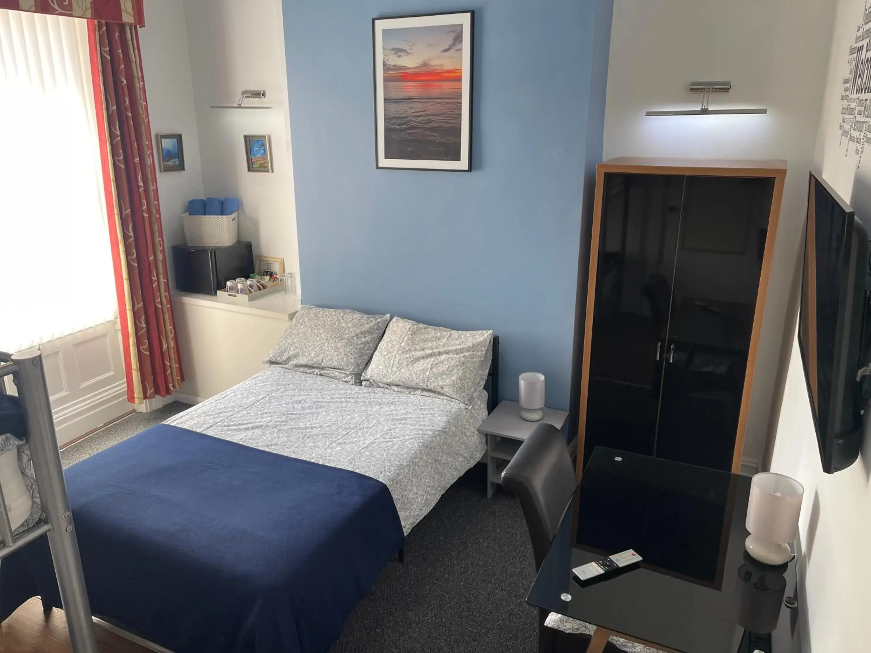 Deluxe Family Room in Backpackers Blackpool Hotel & Suites Deluxe Family Room in Backpackers Blackpool Hotel & Suites