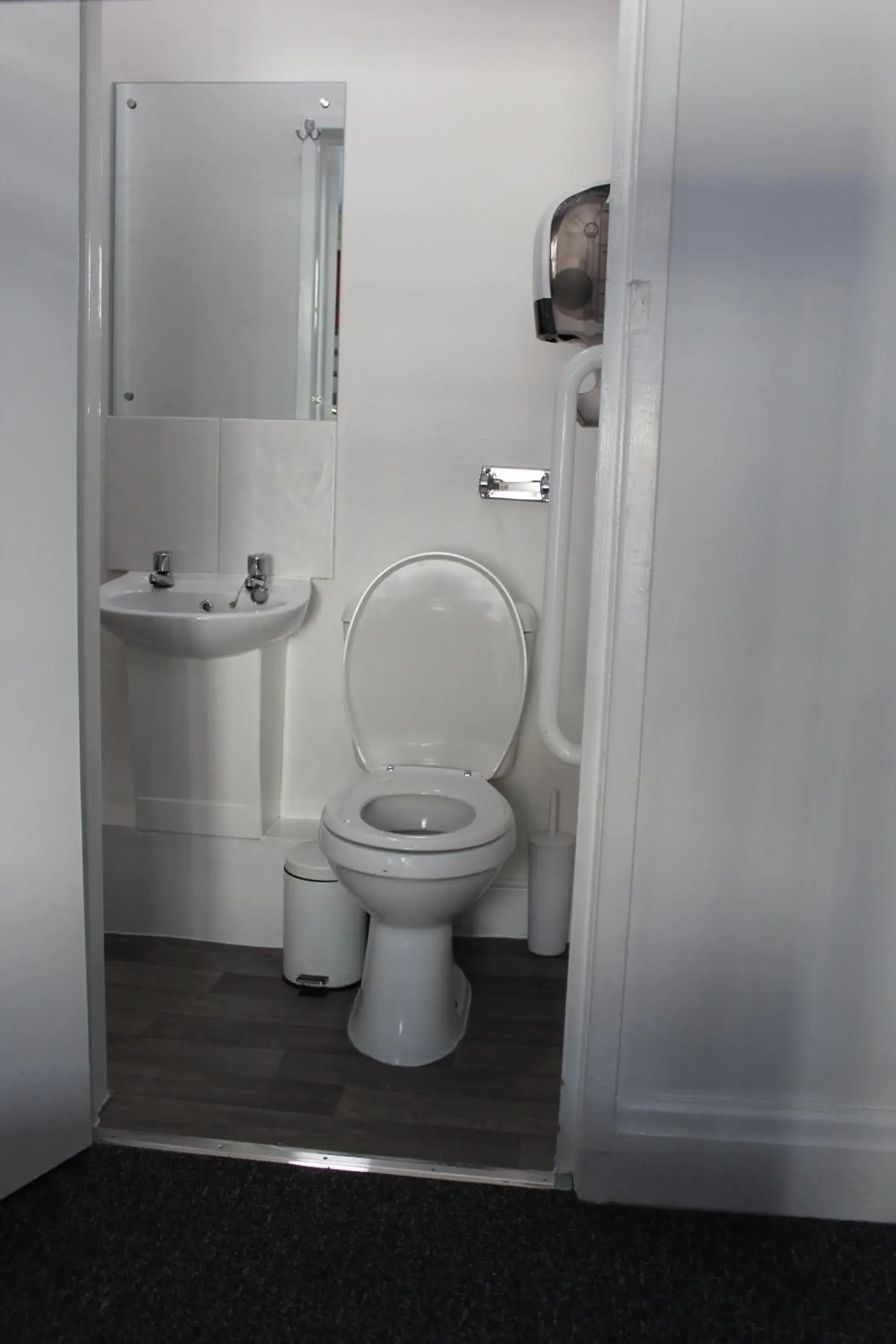 Family Room with Bathroom in Backpackers Blackpool Hotel & Suites Family Room with Bathroom in Backpackers Blackpool Hotel & Suites