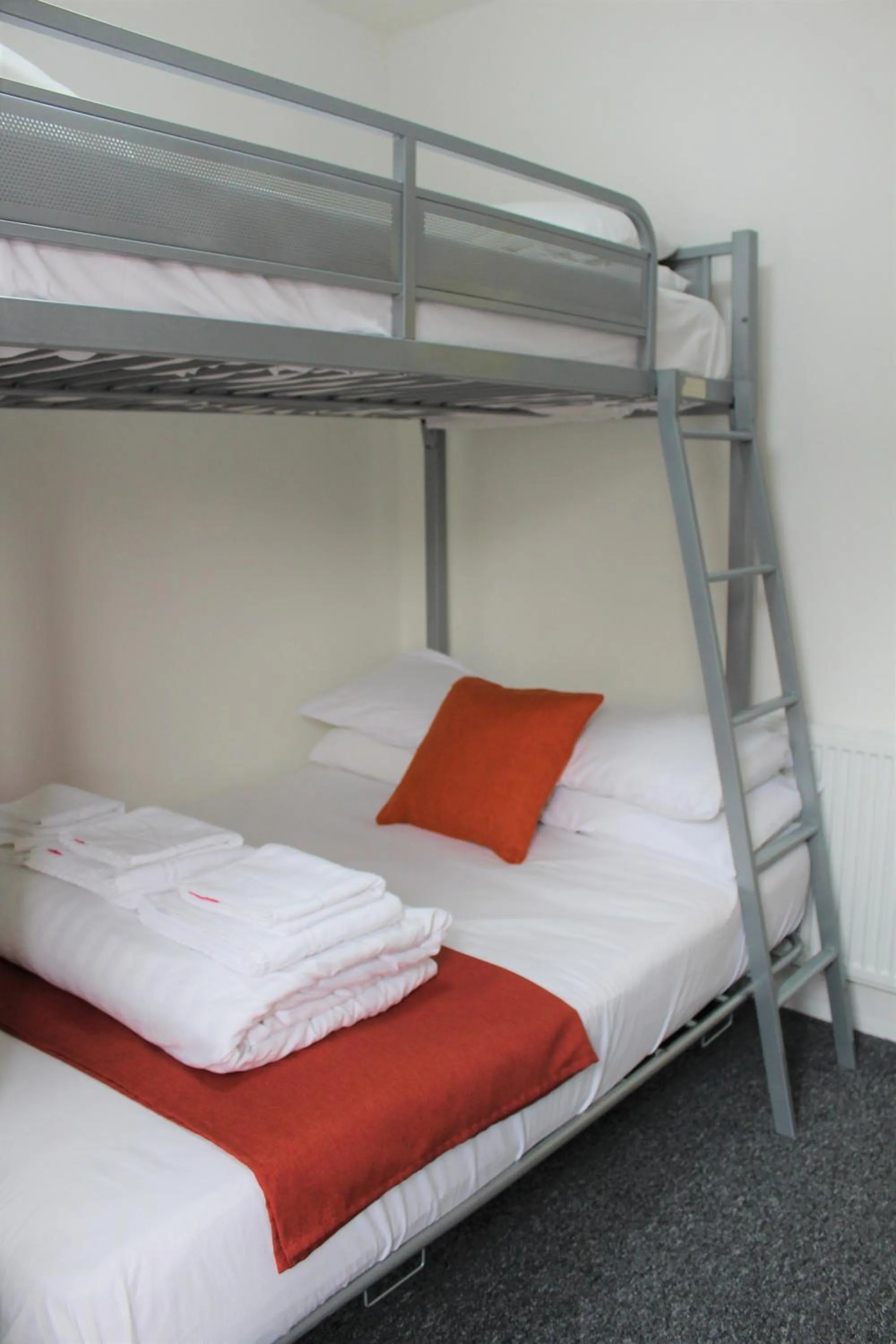 Bed in Backpackers Blackpool Hotel & Suites