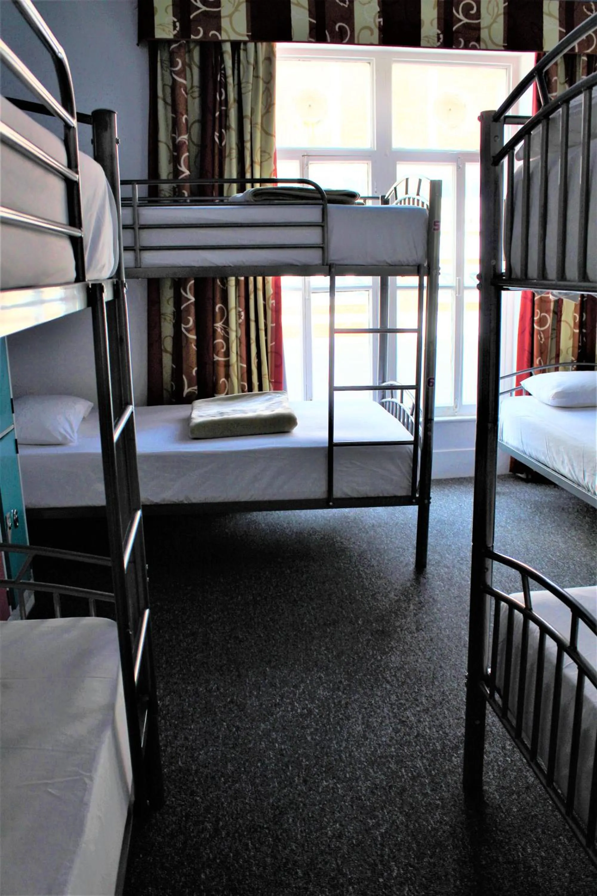 Bed in Backpackers Blackpool Hotel & Suites