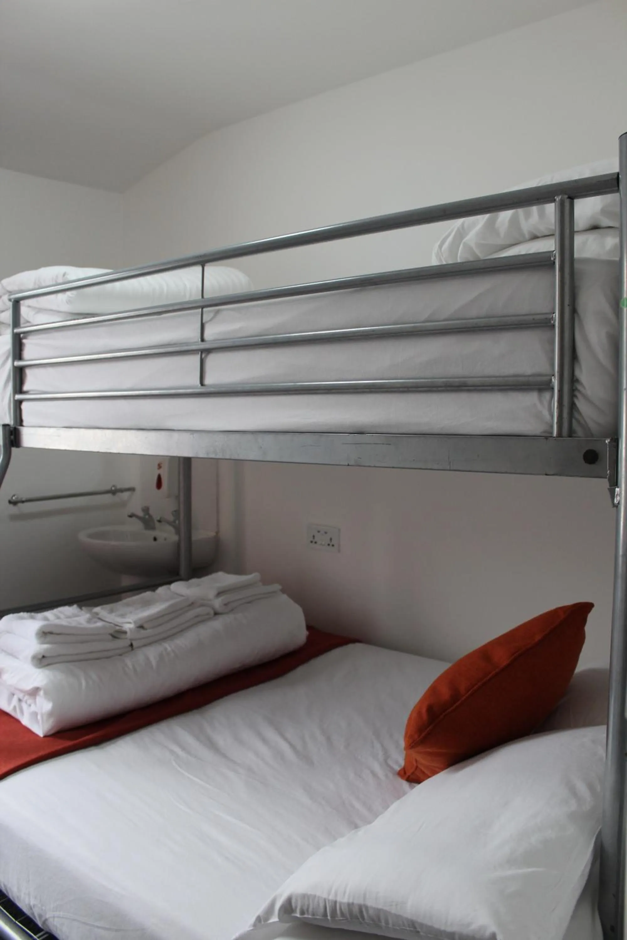 Bed in Backpackers Blackpool Hotel & Suites