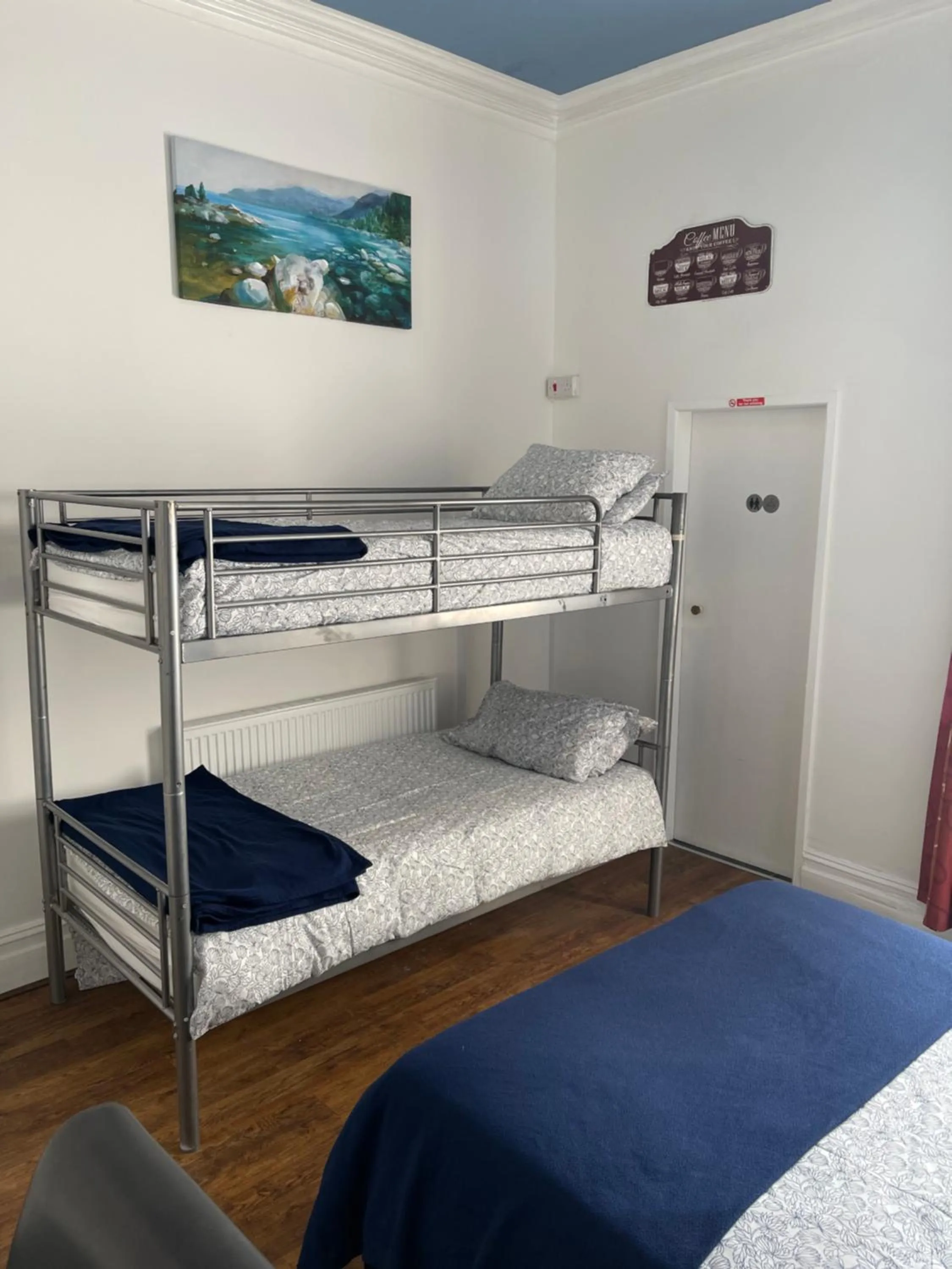 Bed in Backpackers Blackpool Hotel & Suites