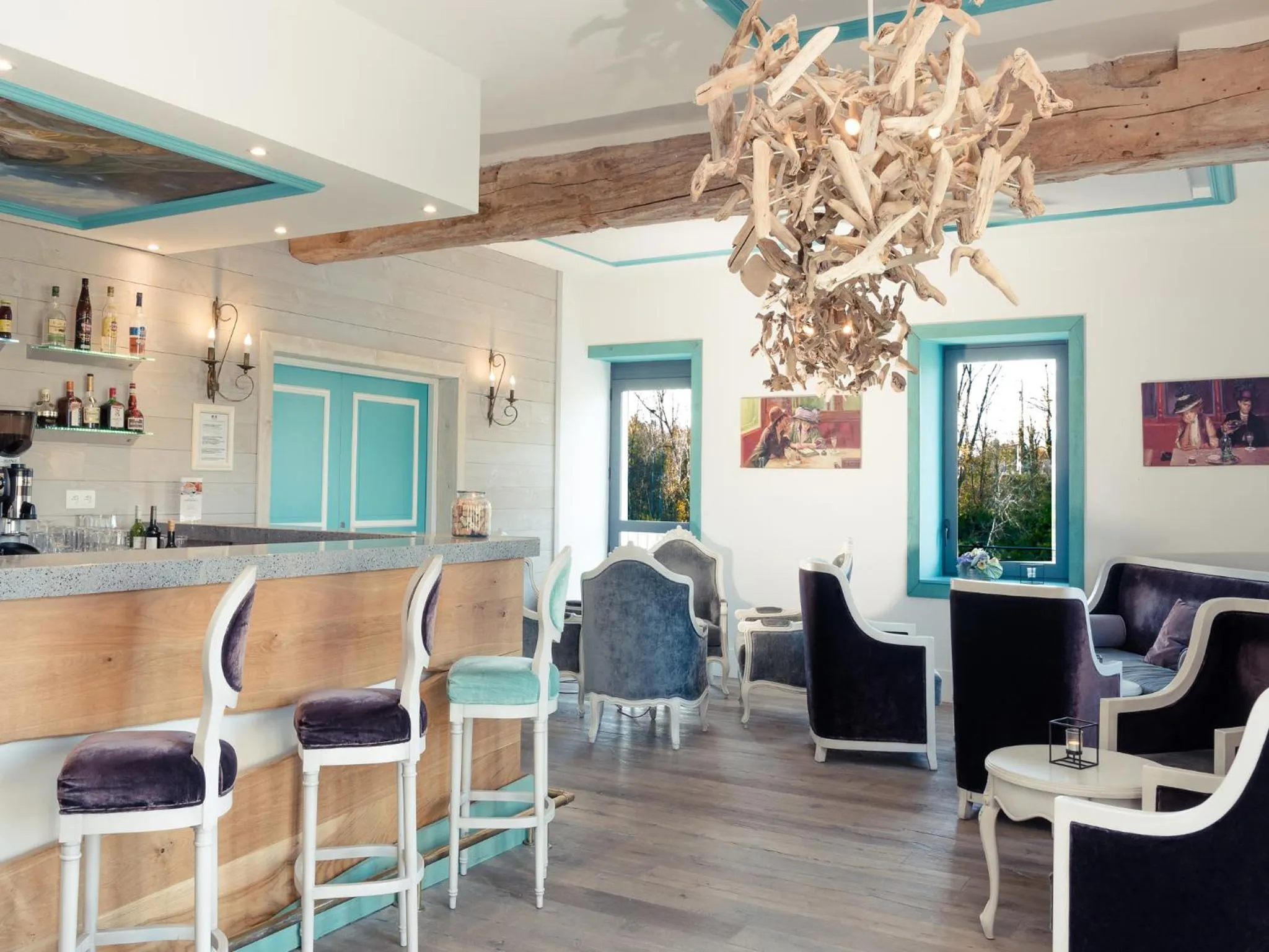 Lounge or bar in Hôtel Mercure Villeneuve sur Lot Moulin de Madame