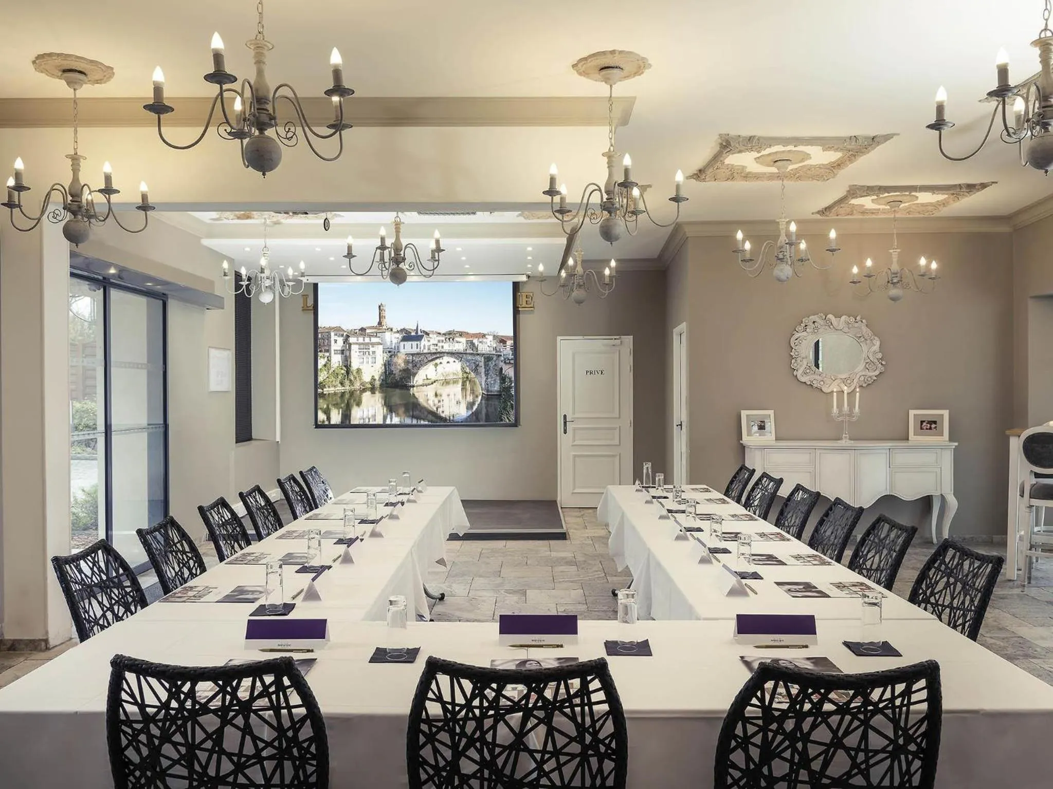 Meeting/conference room in Hôtel Mercure Villeneuve sur Lot Moulin de Madame