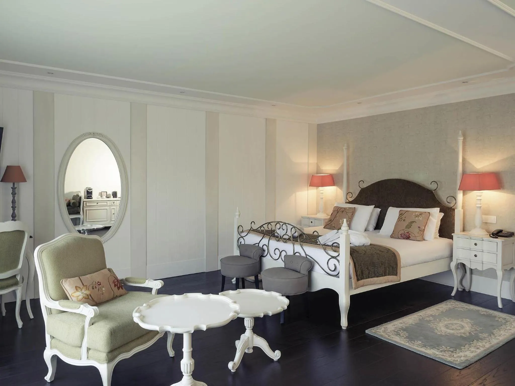 Bedroom, Bed in Hôtel Mercure Villeneuve sur Lot Moulin de Madame