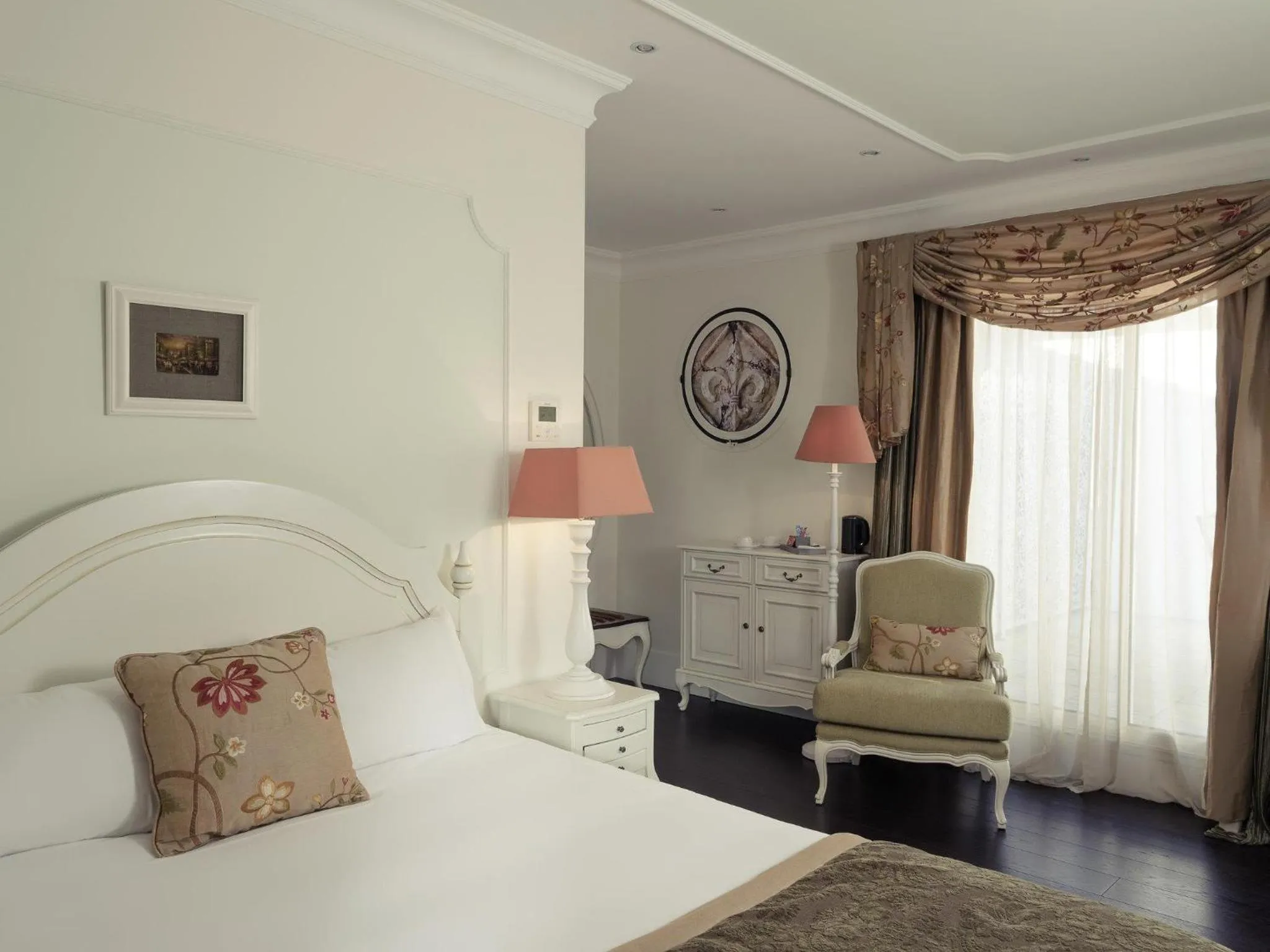 Bedroom, Bed in Hôtel Mercure Villeneuve sur Lot Moulin de Madame