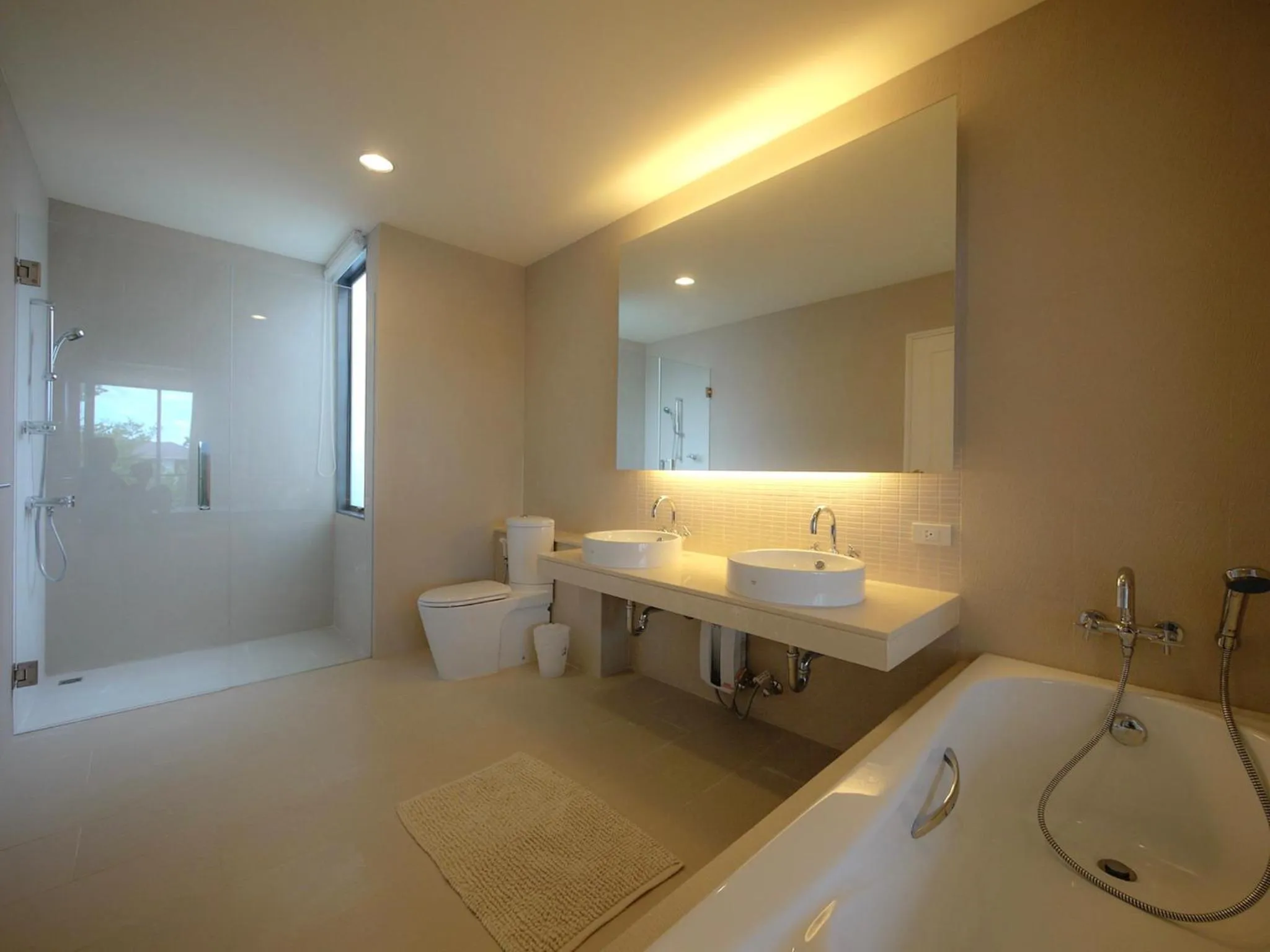 Palm Crescent Hua Hin