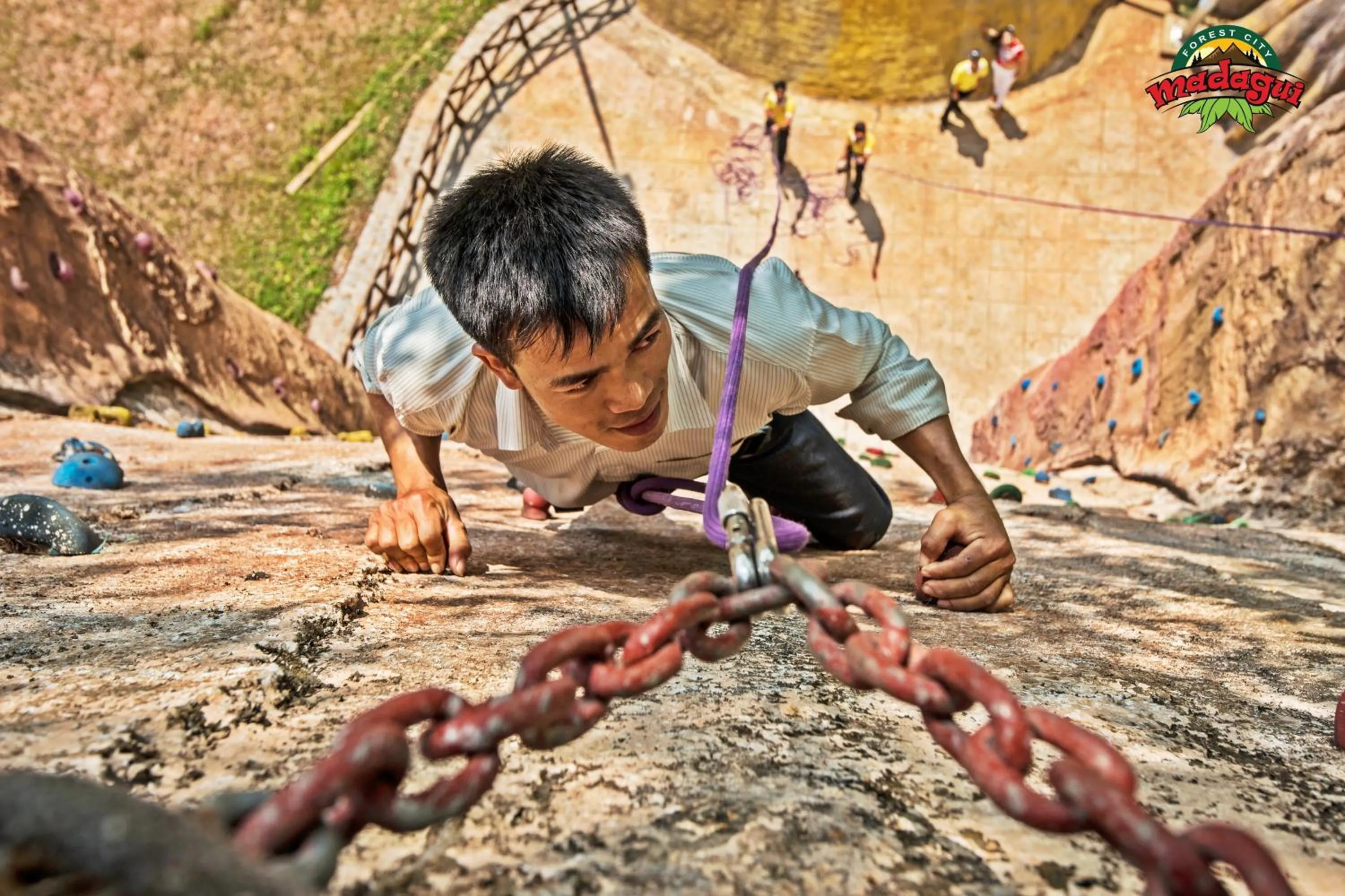 Hiking in Madagui Forest City