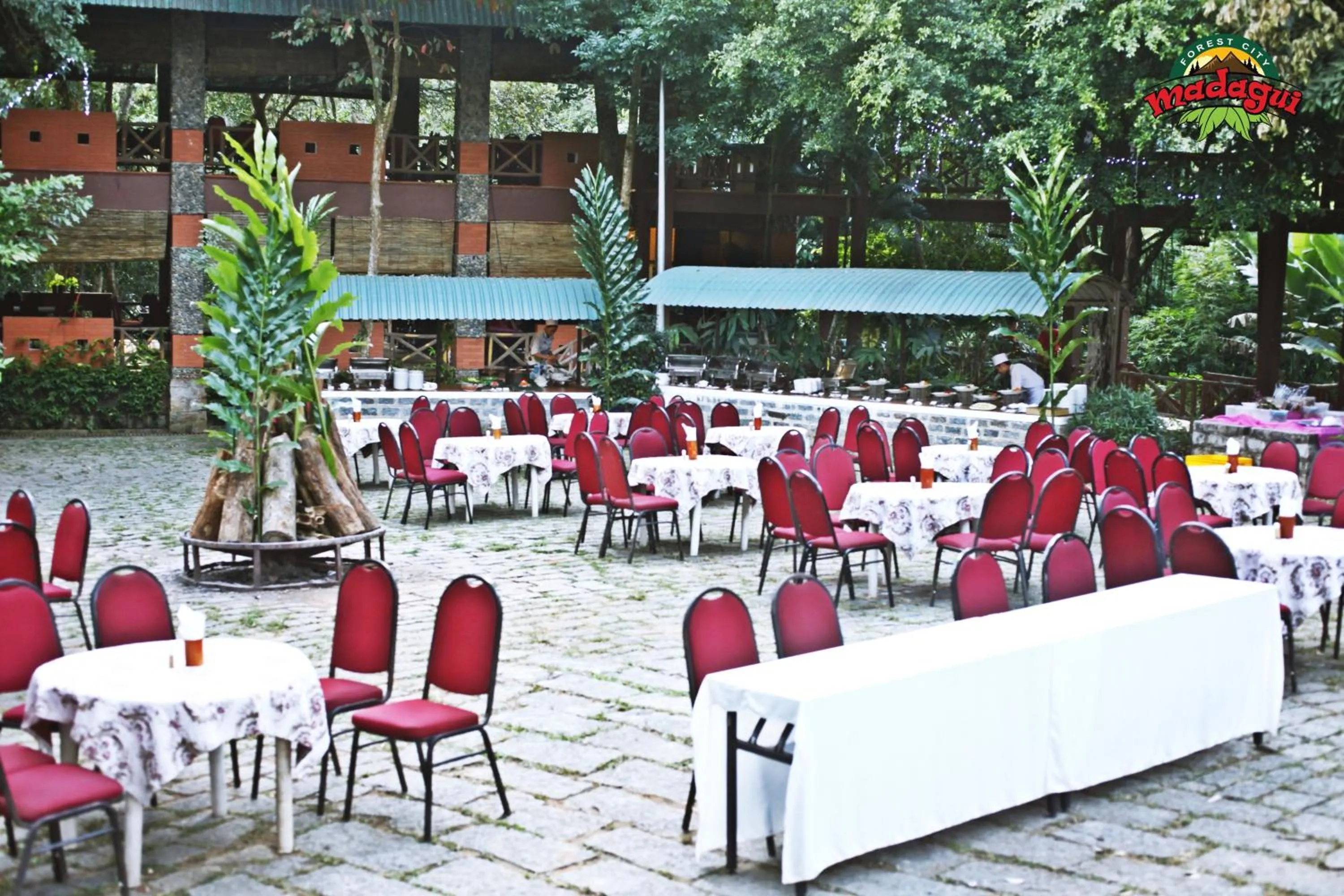 Restaurant/places to eat in Madagui Forest City