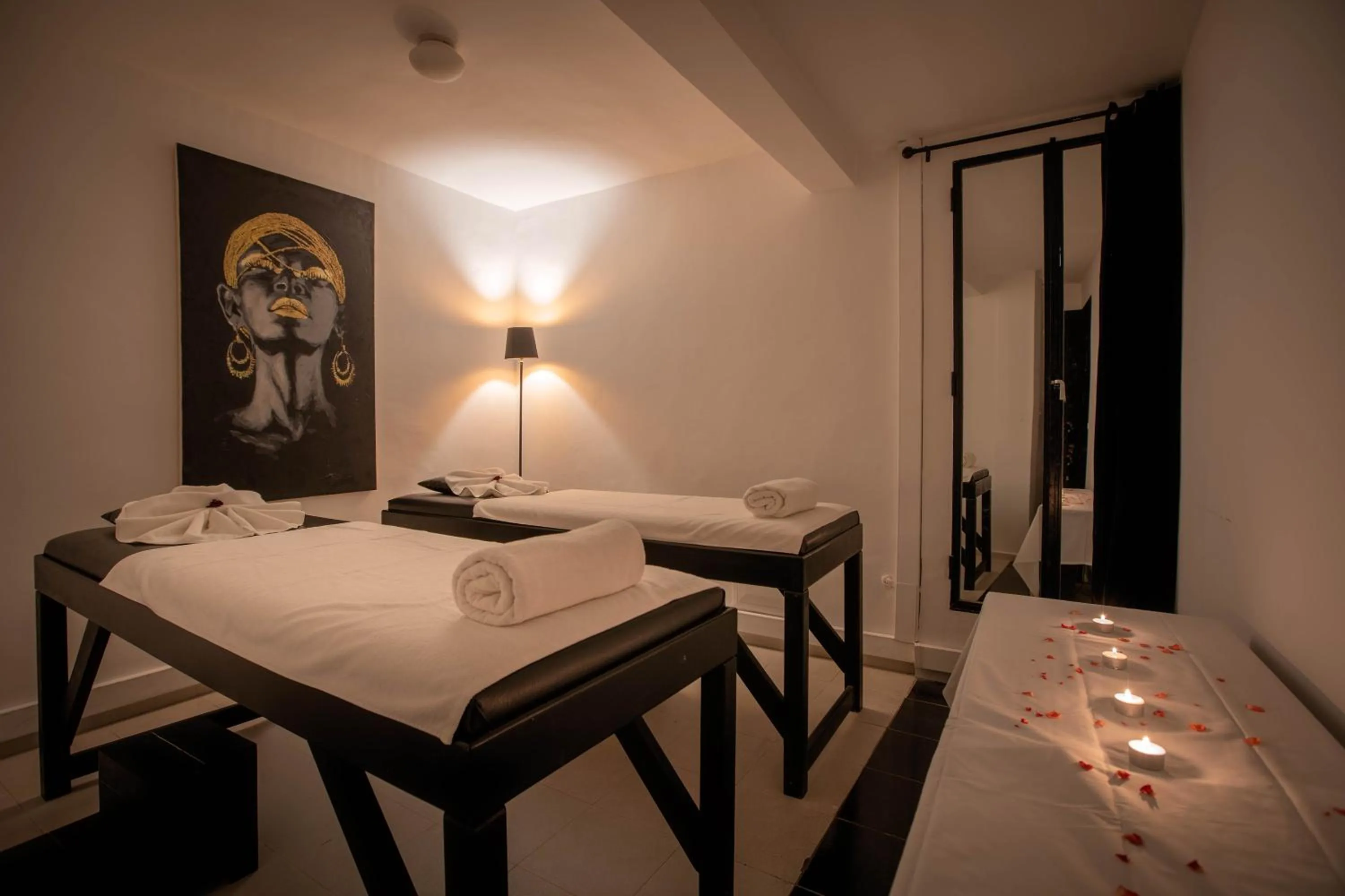 Bed in Riad & Spa Azzouz