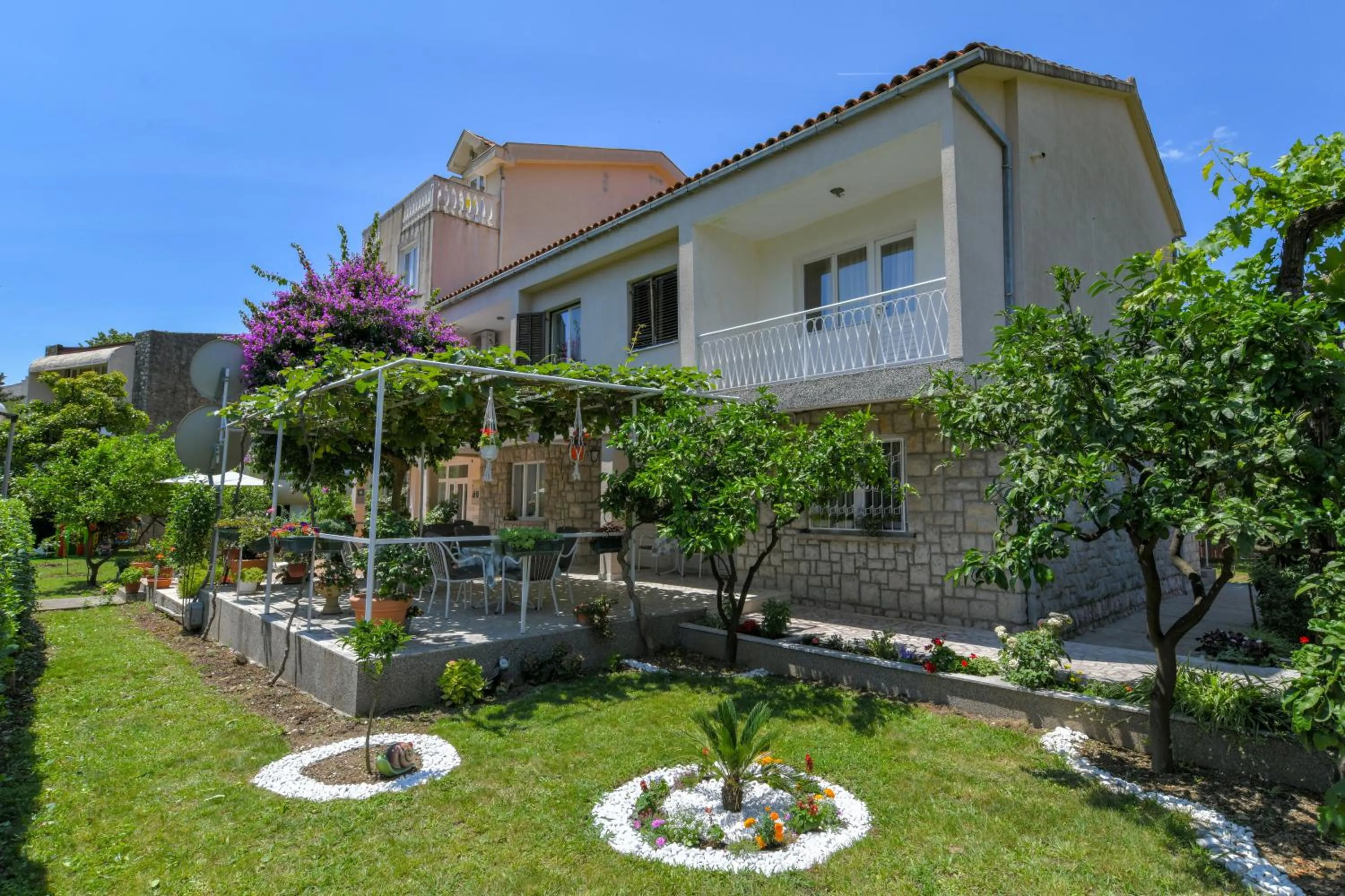 Property building in Apartments Elena