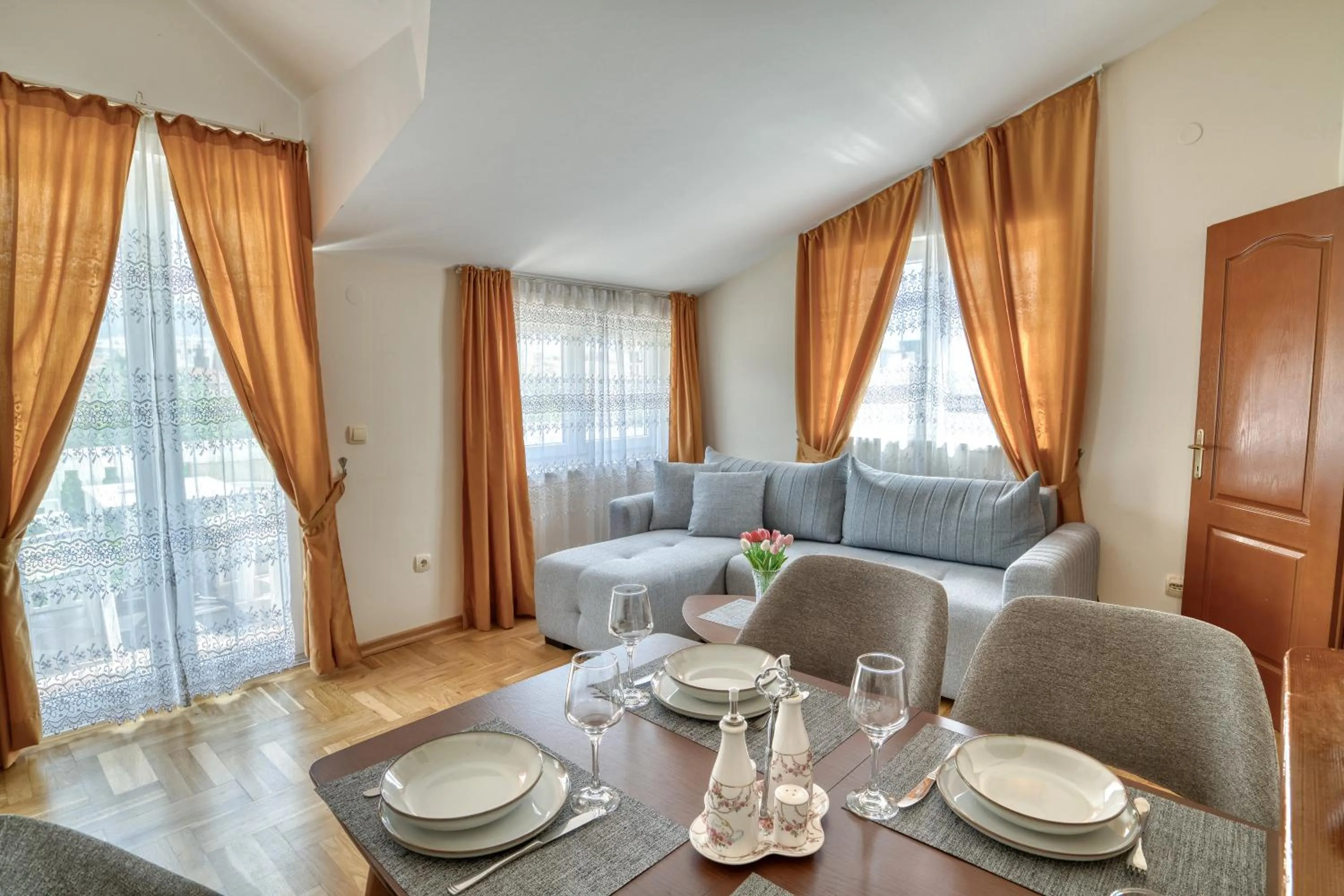 Dining area in Apartments Elena