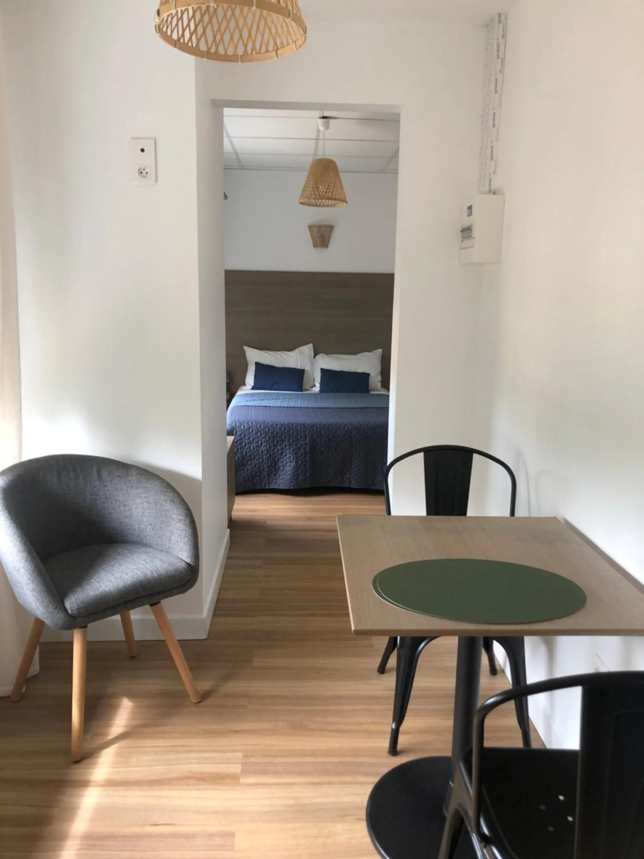 Dining area, Bed in Résidence Cosyade équipée d'un parking privé gratuit