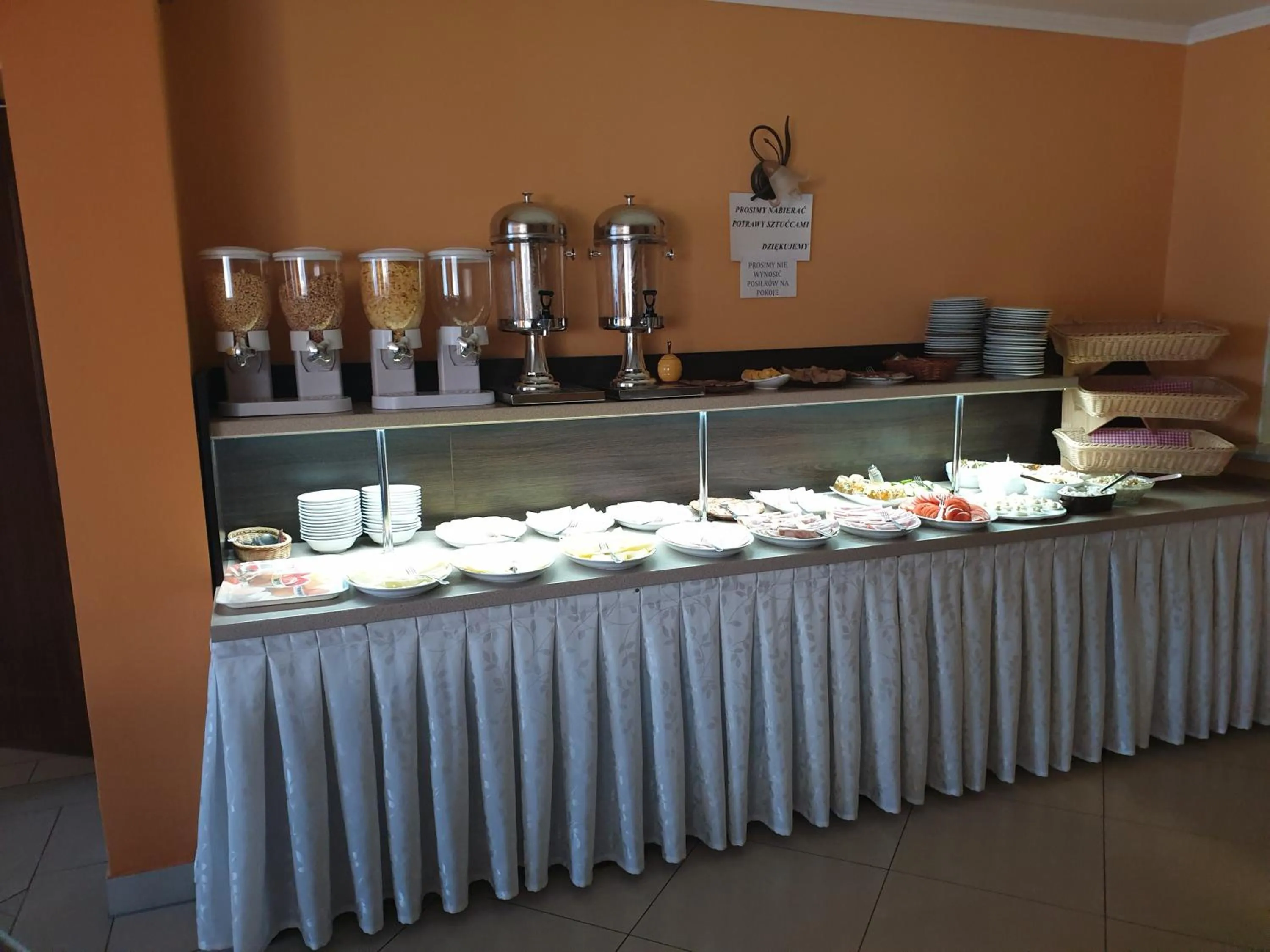 Buffet breakfast in Dom Wypoczynkowy Tulipan