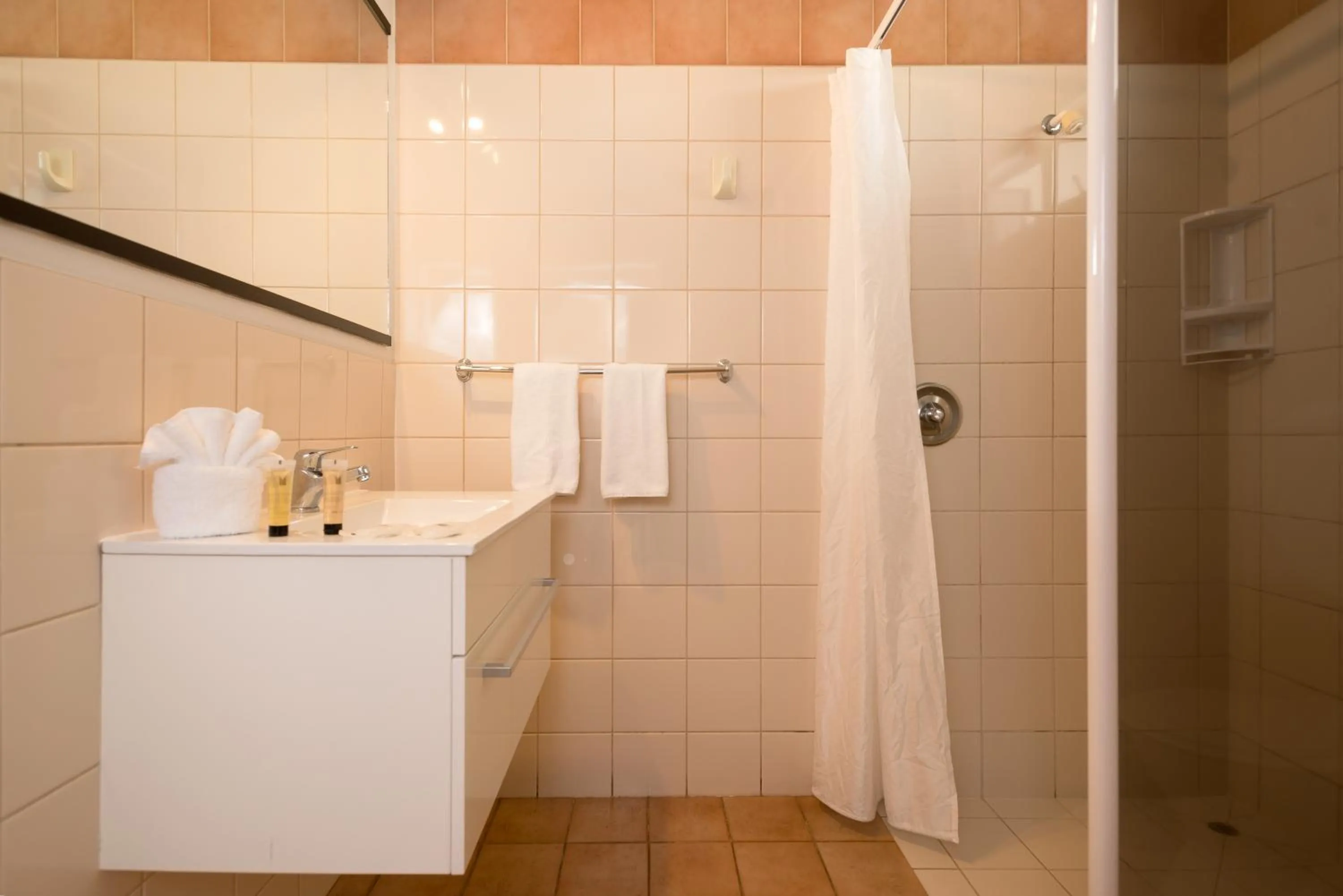Shower in The Sands Hotel Hokianga