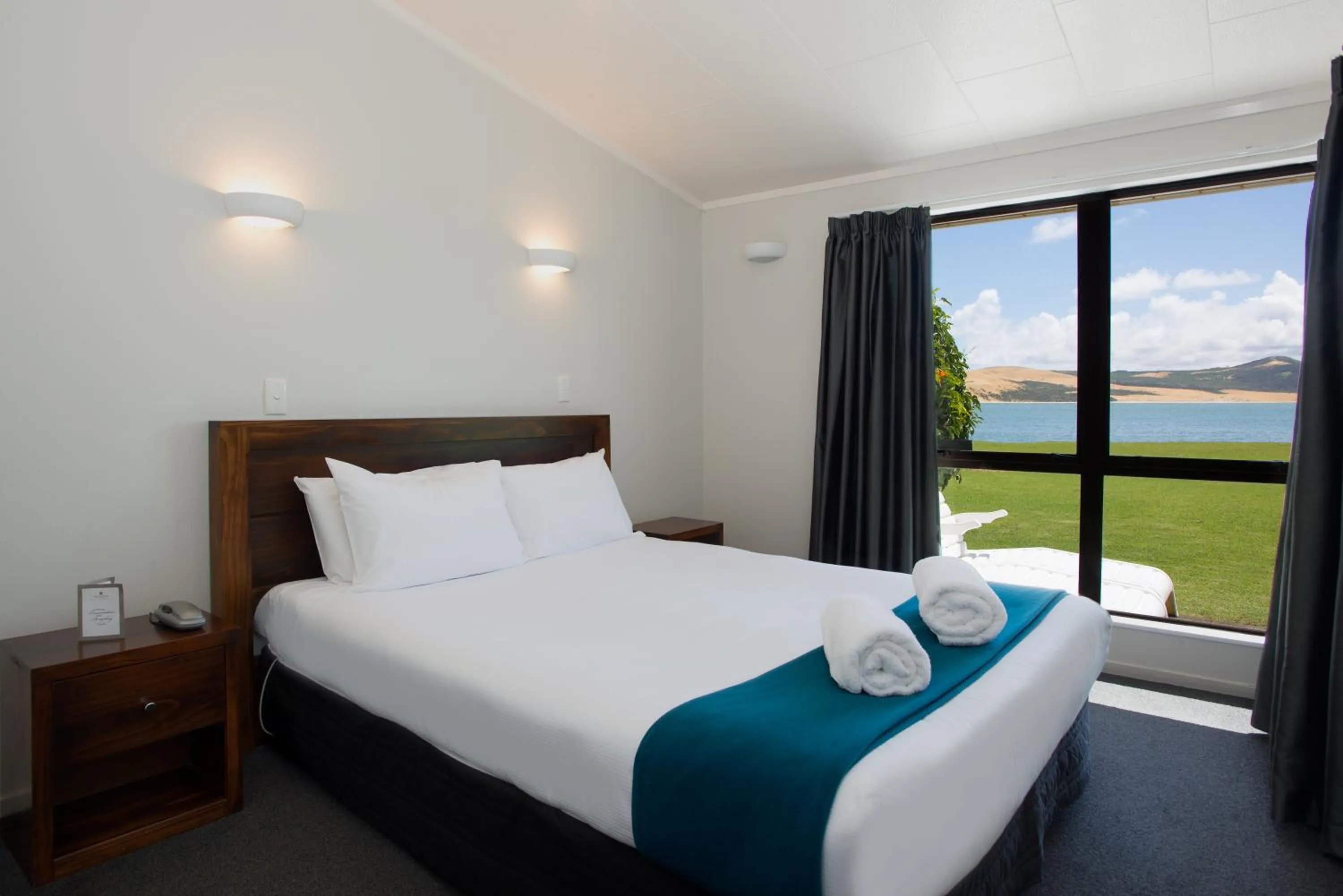 Bed in The Sands Hotel Hokianga