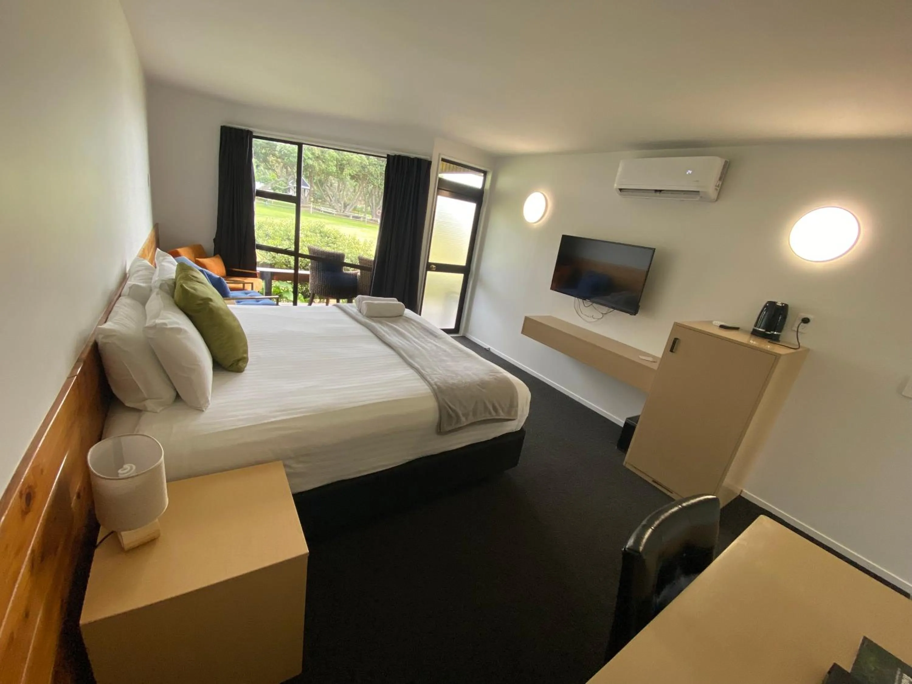 Bedroom, Bed in The Sands Hotel Hokianga