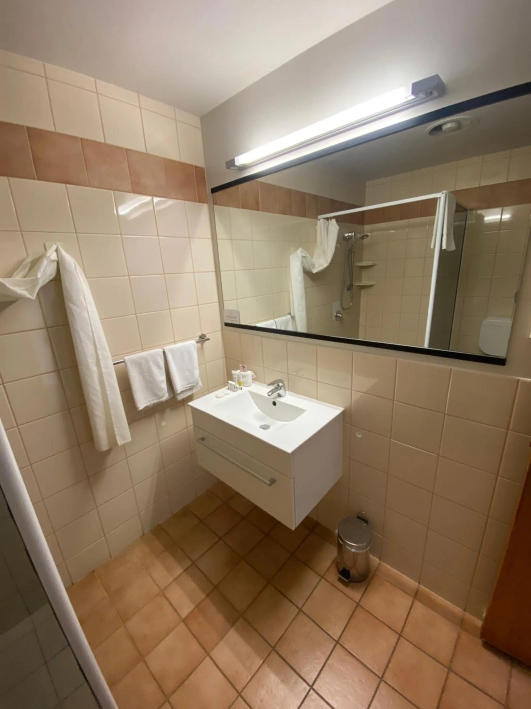Bathroom in The Sands Hotel Hokianga