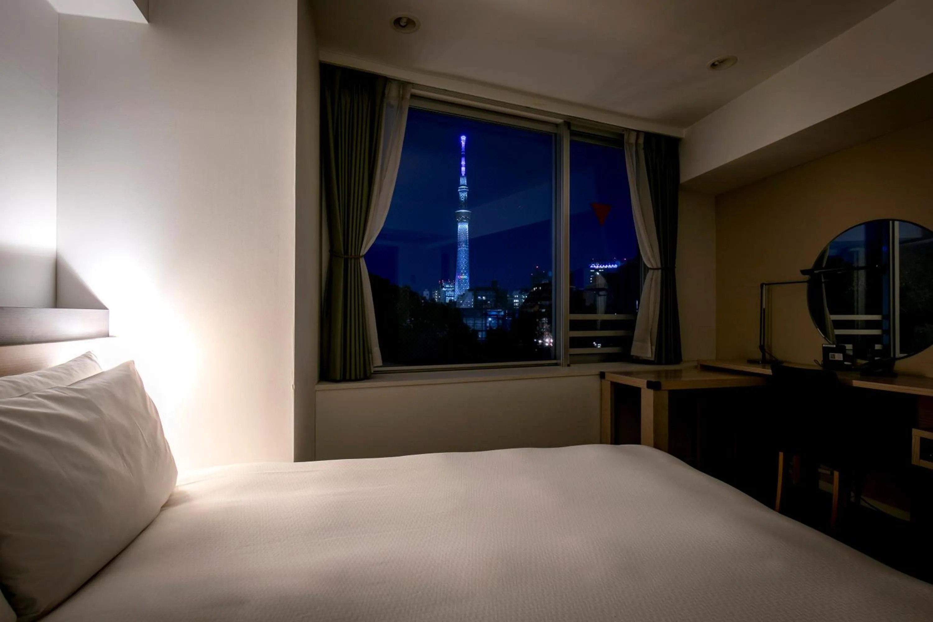 Bed in B:CONTE Asakusa