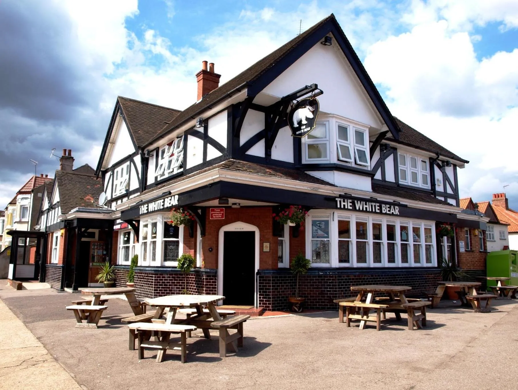 Facade/entrance in Heathrow Stay