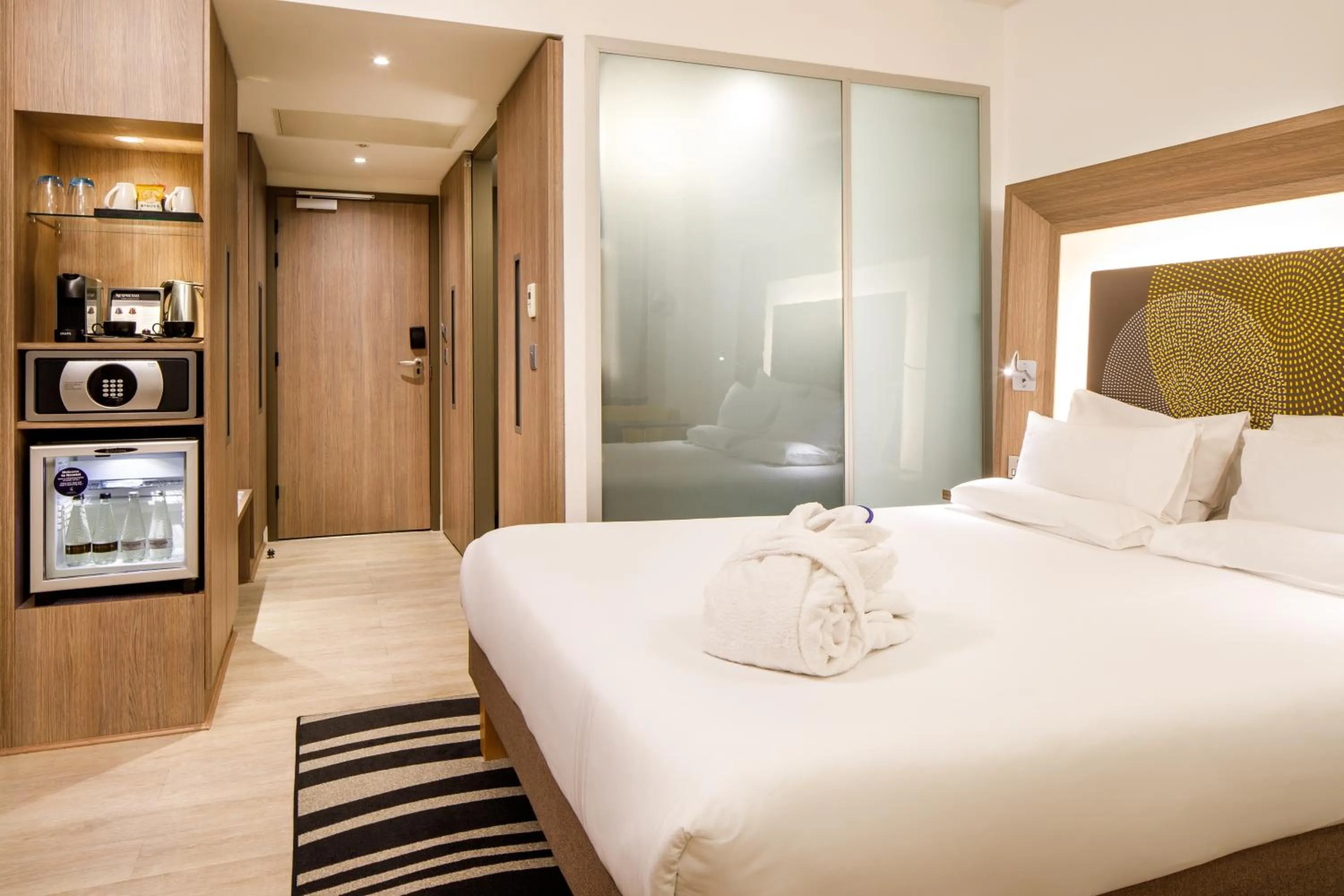 Bedroom, Bed in Novotel London Blackfriars