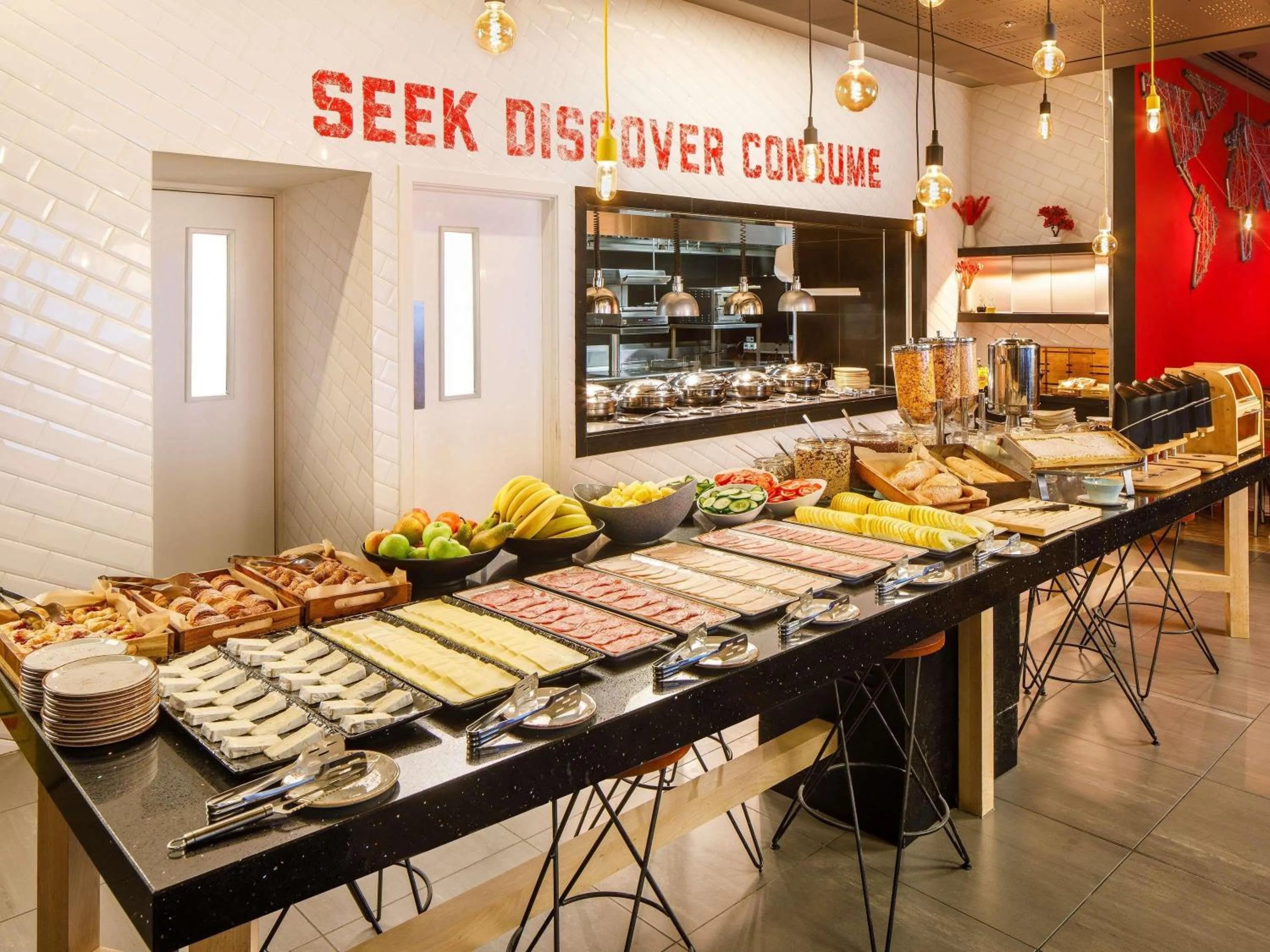 Lounge or bar in Novotel London Blackfriars